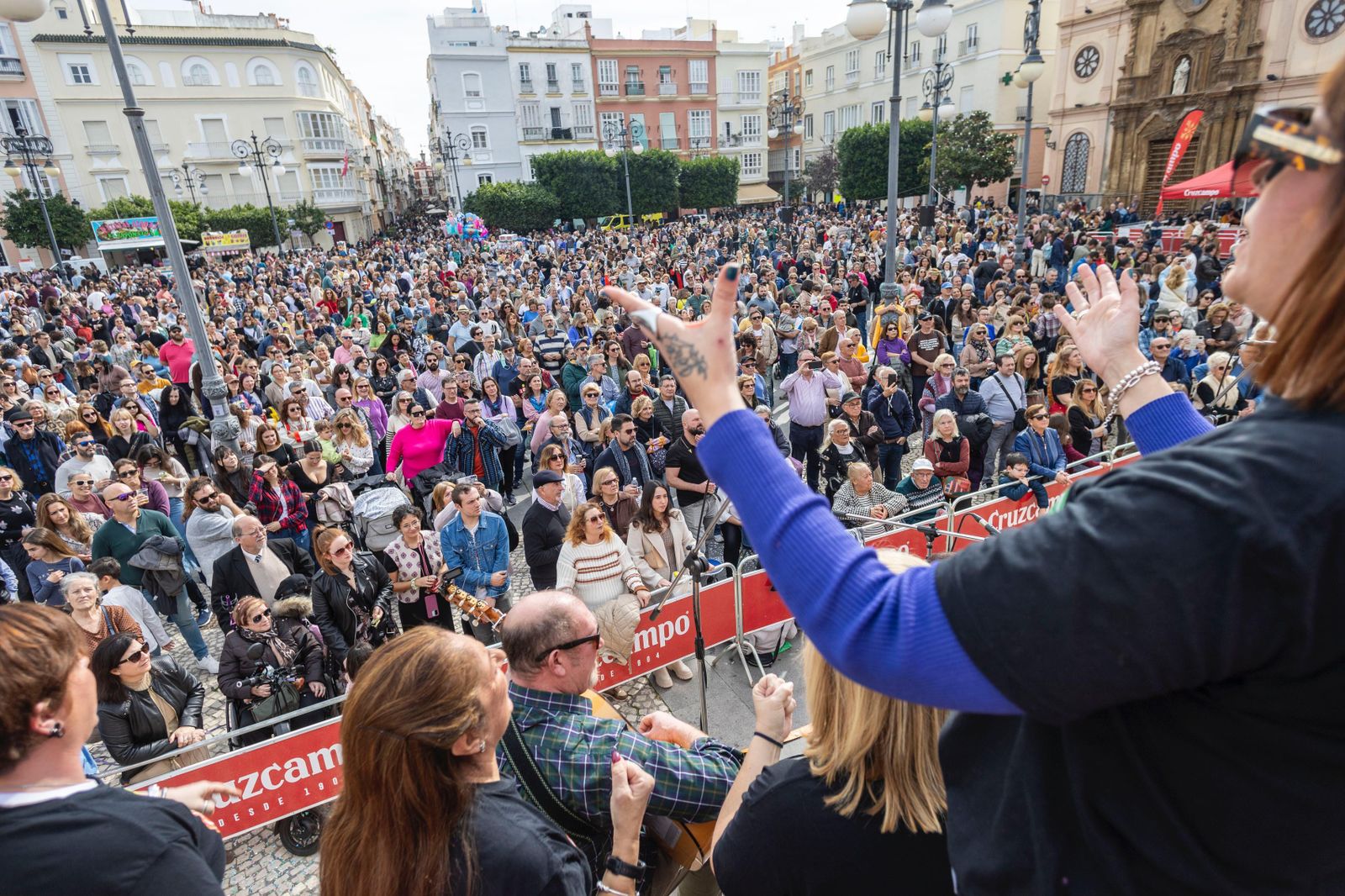 Todas las imágenes de la Ostionada en la plaza de San Antonio