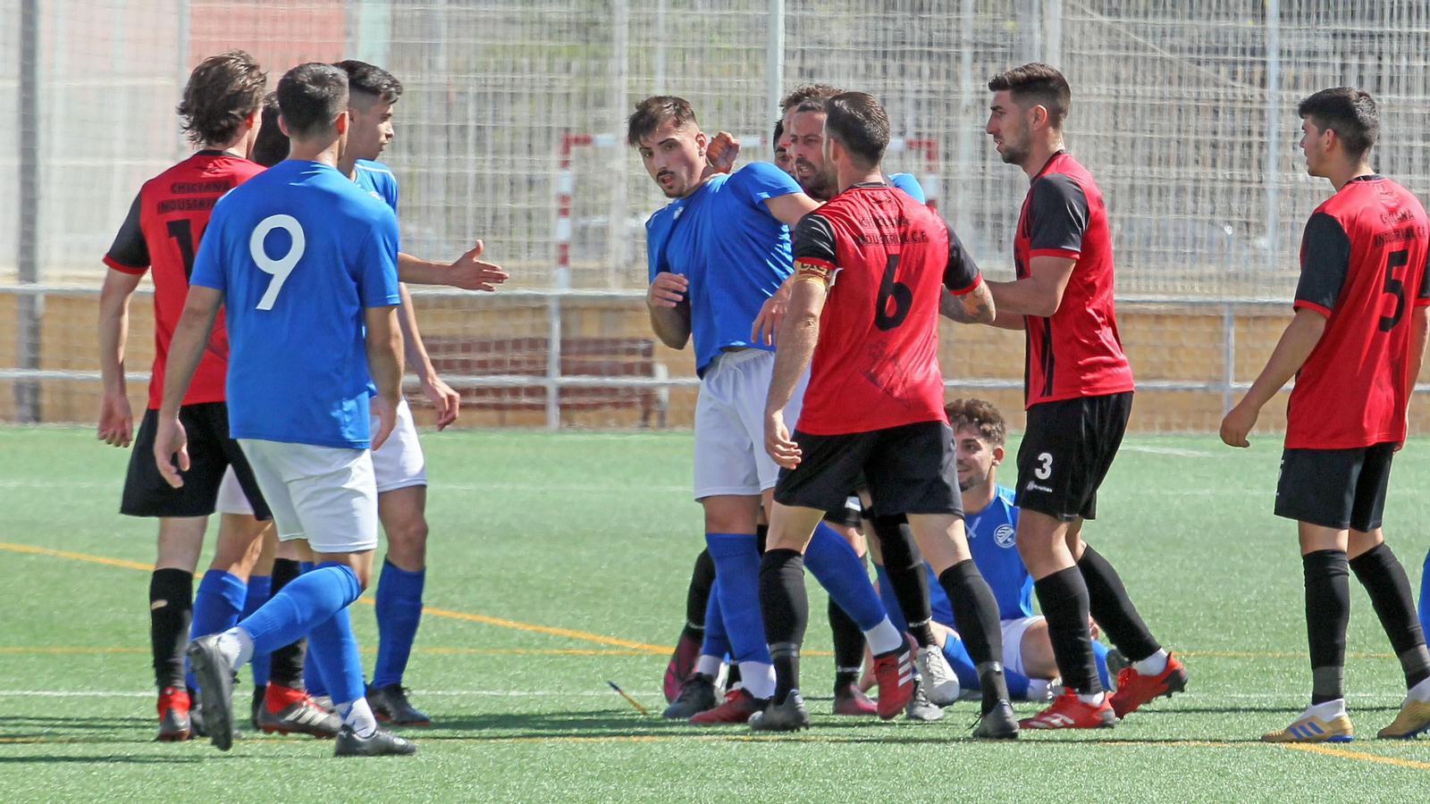 Bronca en La Granja entre Xerez DFC B y el Chiclana Industrial CF Bronca en La Granja entre Xerez DFC B y el Chiclana Industrial CF