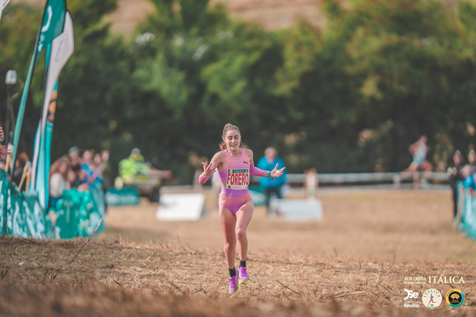 Búscate en las fotos del Cross de Itálica 2025 | 11