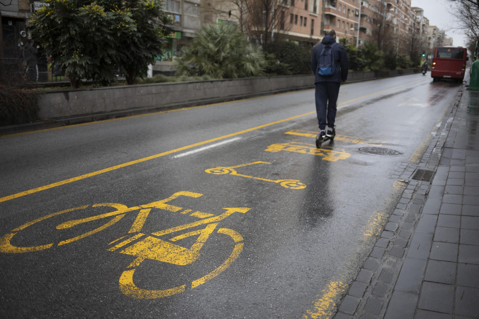 Bicicletas y patinetes suponen el 7% del tráfico de Granada