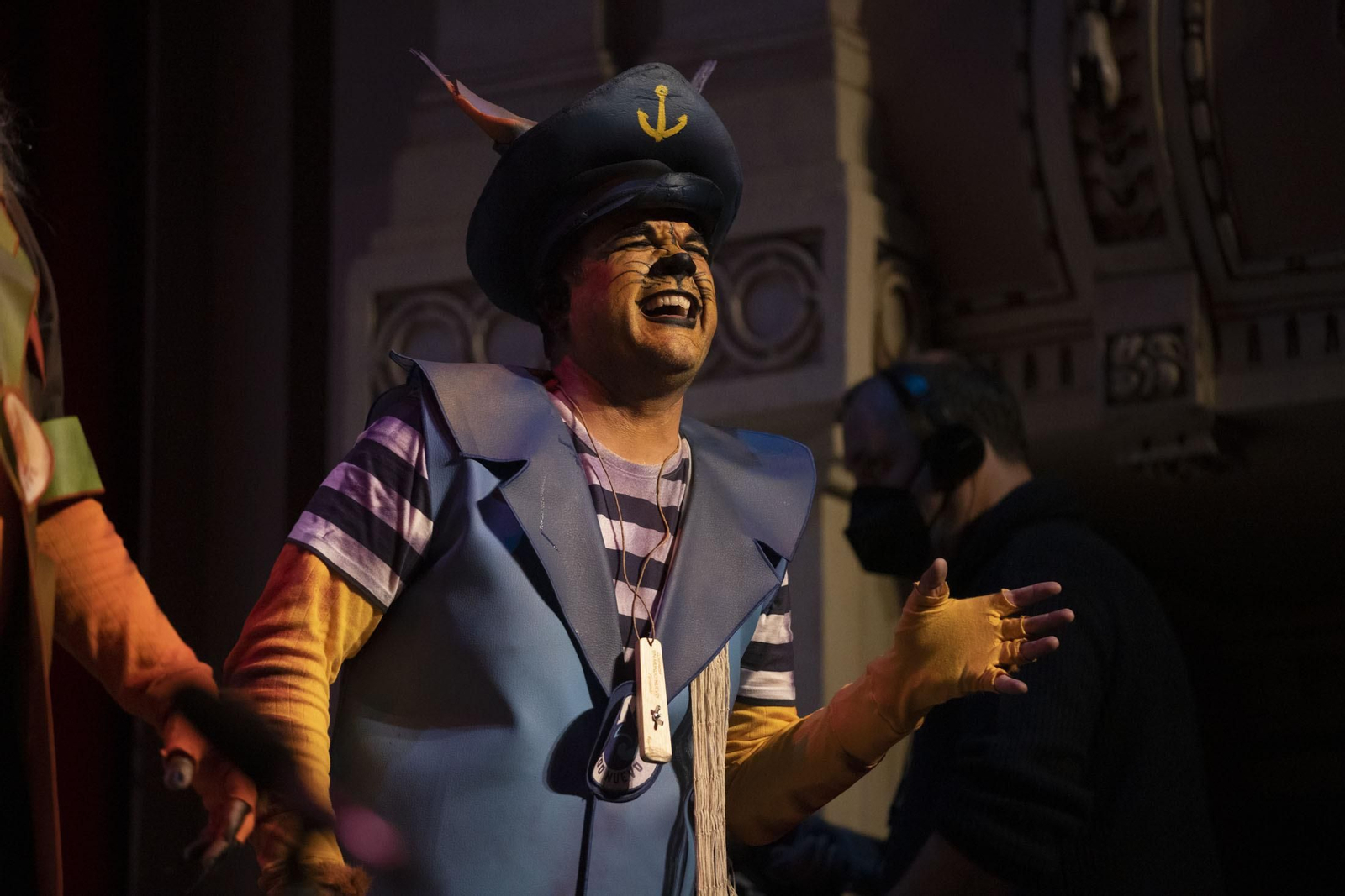 Imágenes de la actuación de la comparsa de Villalba del Alcor y Paterna  'Un mundo nuevo' en el Carnaval Colombino