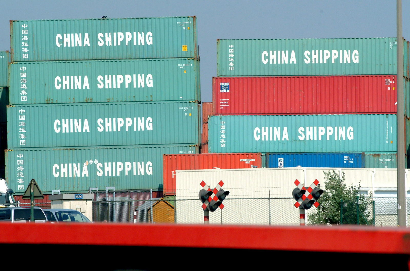 Contenedores, a cuya reparación se dedica Star Container.