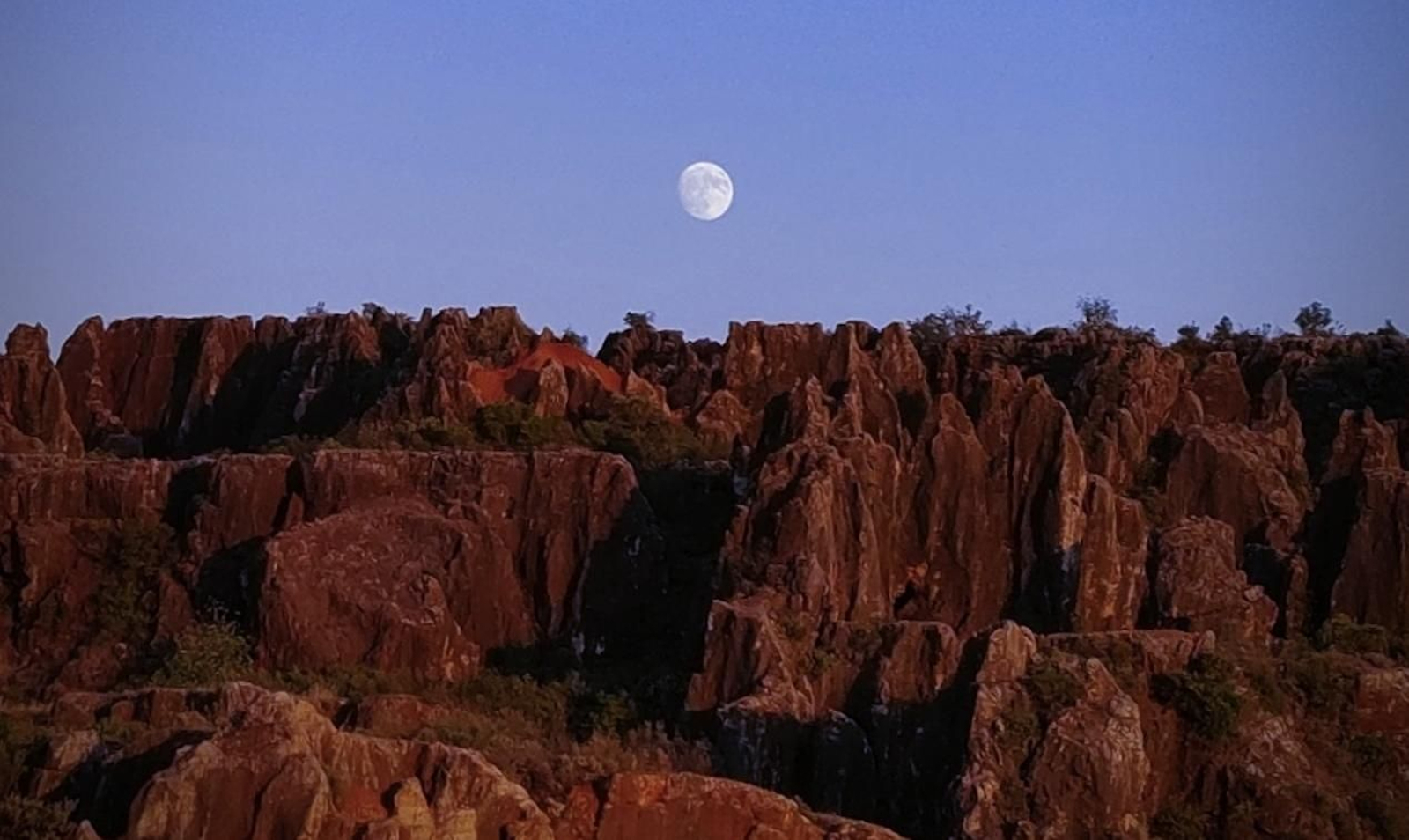 Cerro del Hierro, en Sevilla, en el momento del atardecer