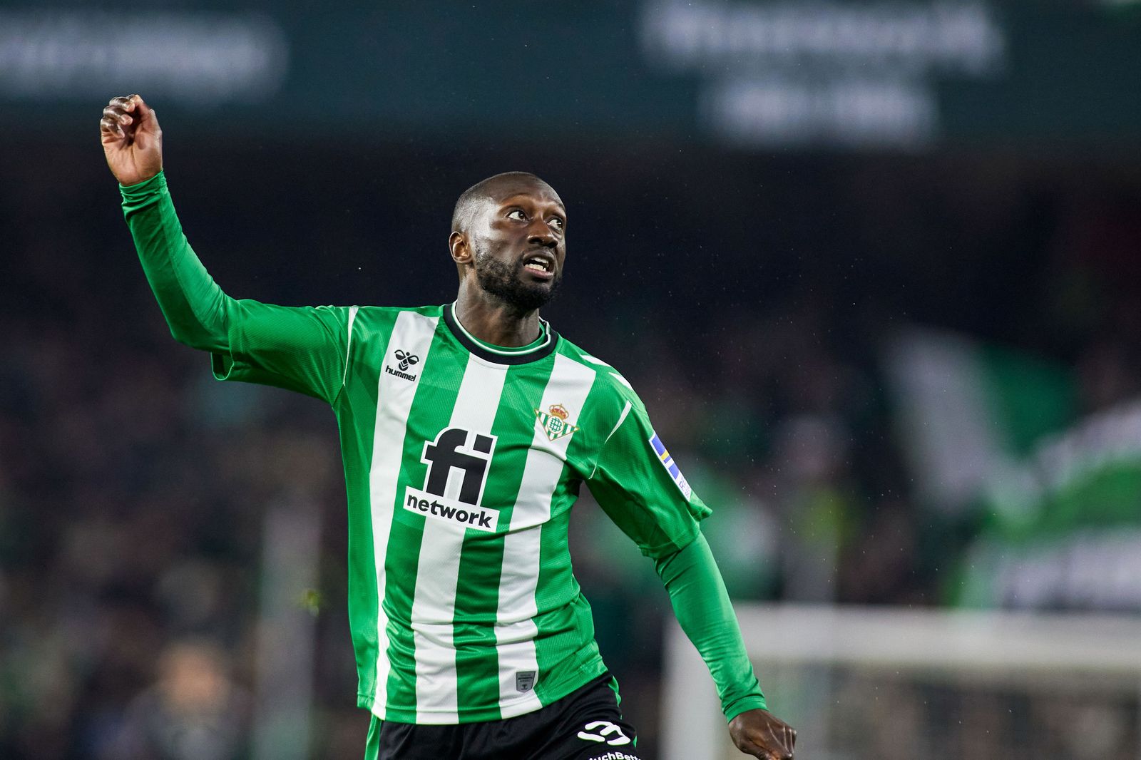 Sabaly, en un encuentro con el Betis.