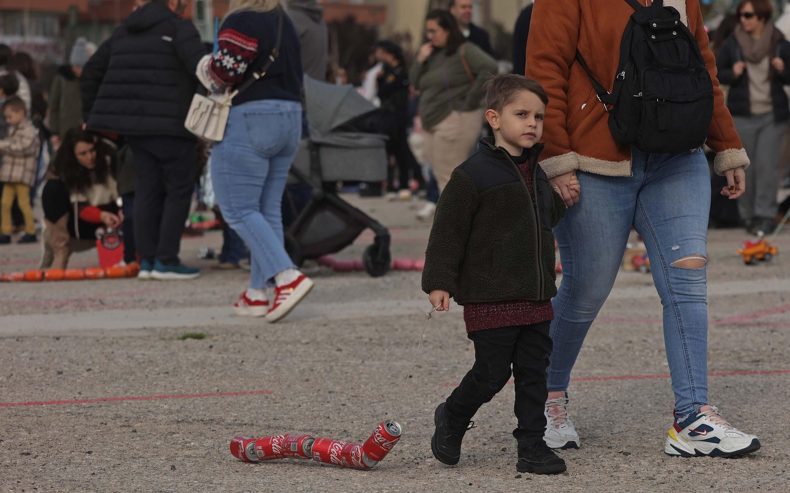 Búscate en las fotos del Arrastre de Latas 2025 en Algeciras