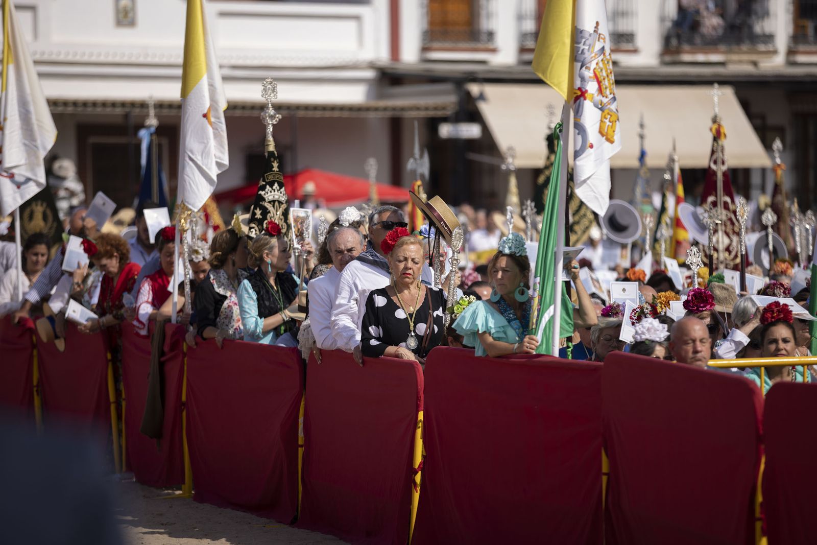 El Rocio 2023: Imágenes de la misa Pontifical del Domingo de Pentecostés