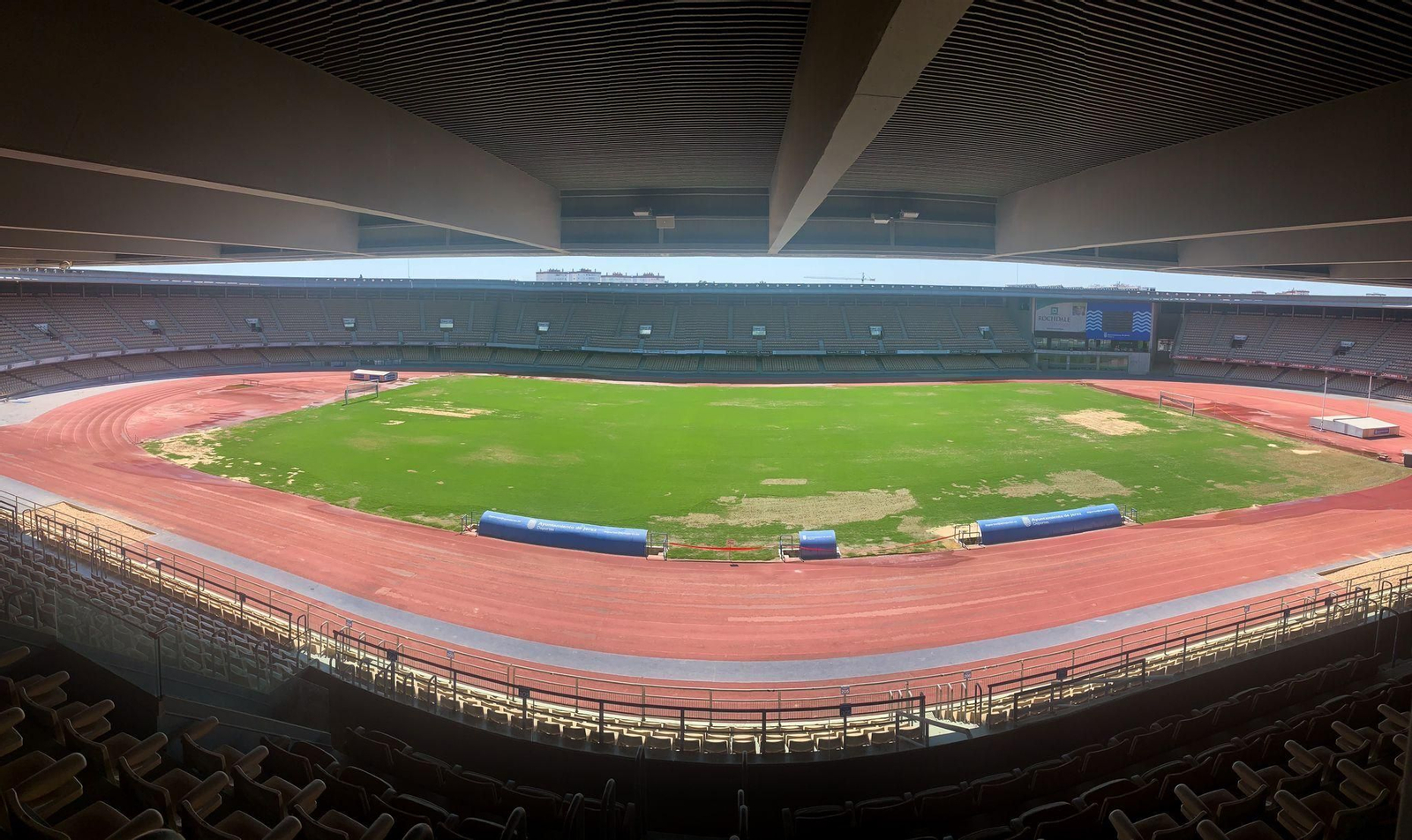 El césped del estadio Chapín no presenta su mejor aspecto.