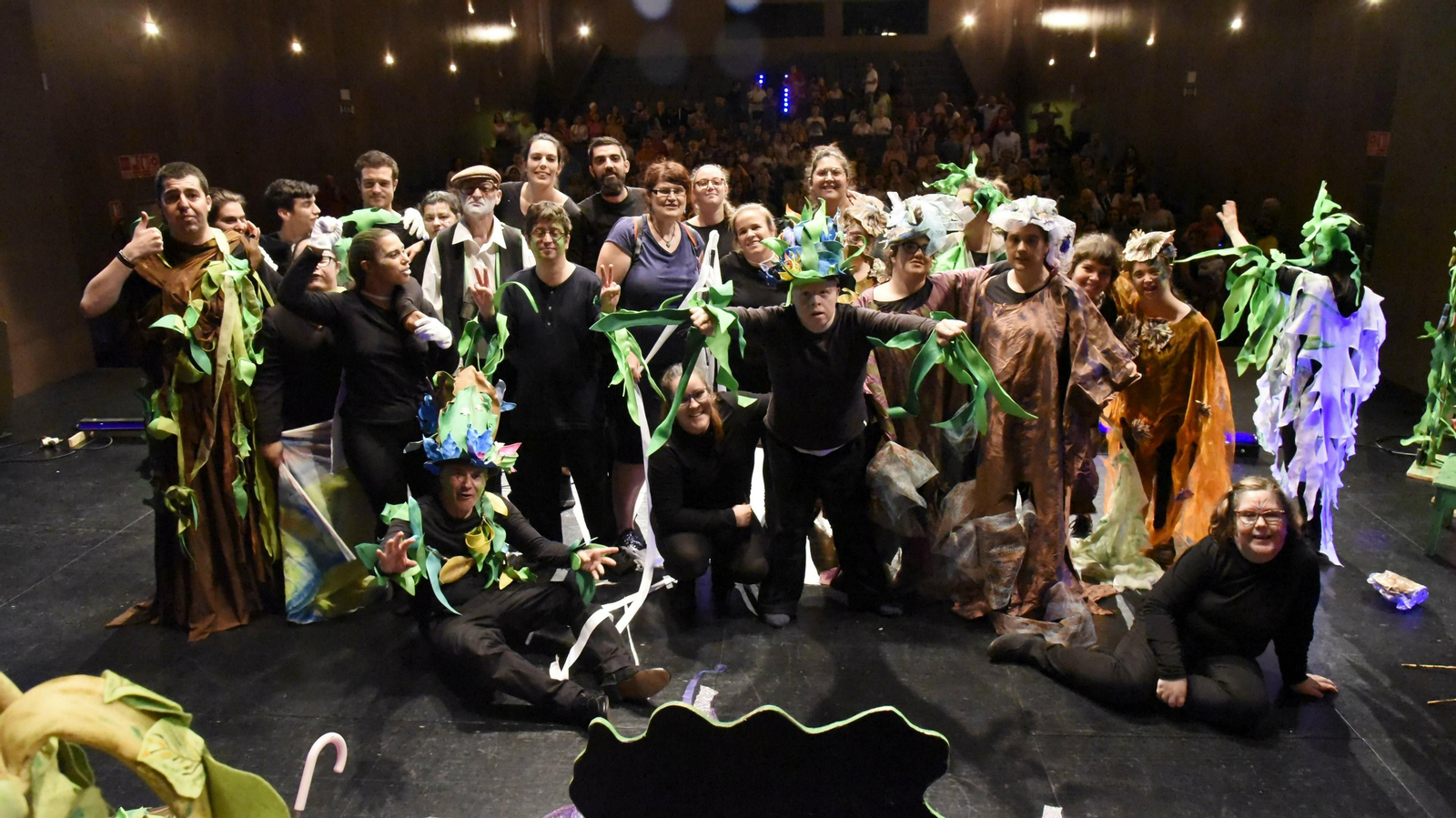 APADIS en el teatro Florida representa la obra "El Faro de Punta Carnero" APADIS en el teatro Florida representa la obra "El Faro de Punta Carnero"