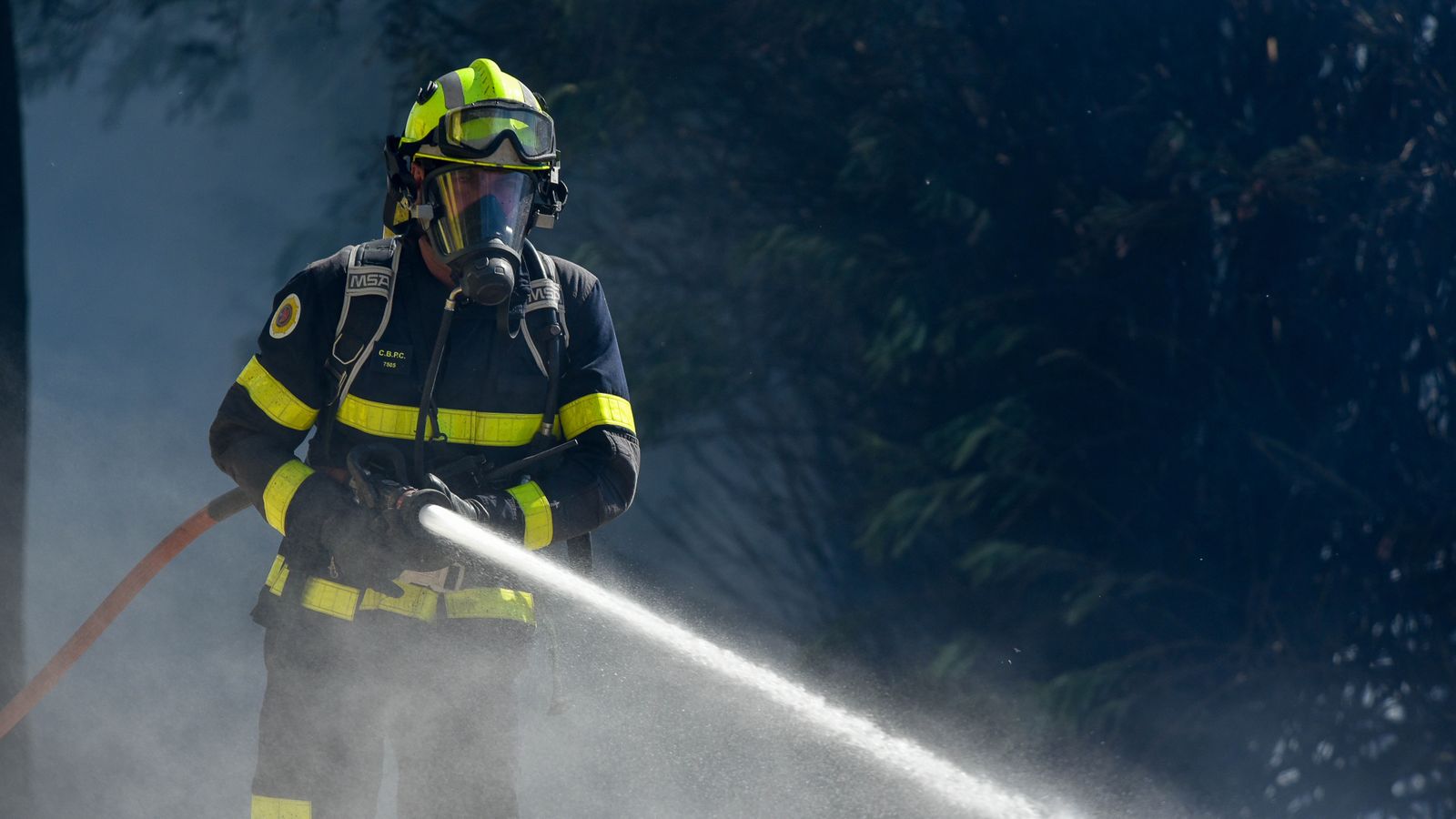 Las fotos del incendio en la barriada de San Bernabé