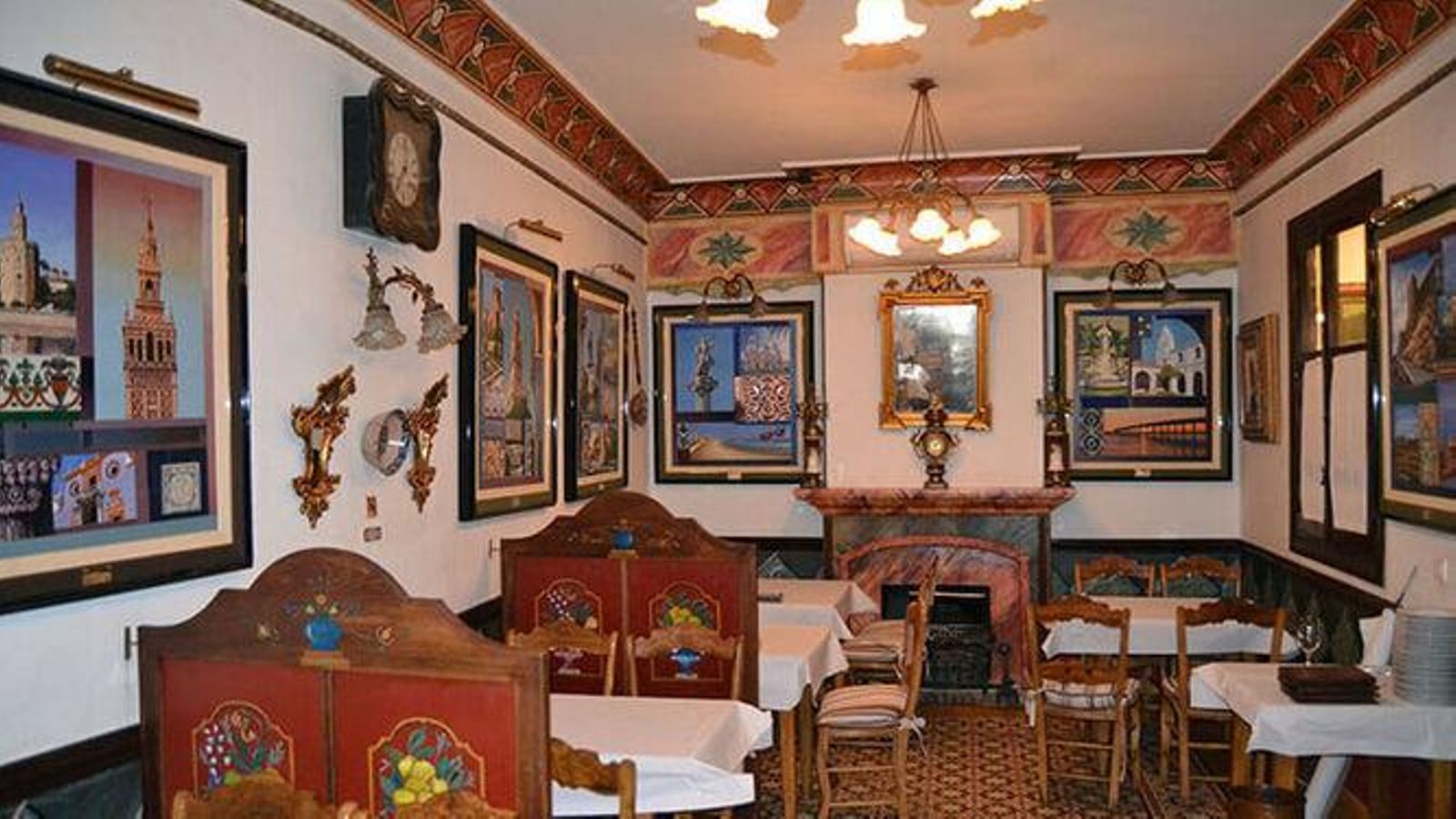 Vino bueno de la tierra y unas tapas exquisitas le han granjeado el favor del público local y de fuera de Córdoba