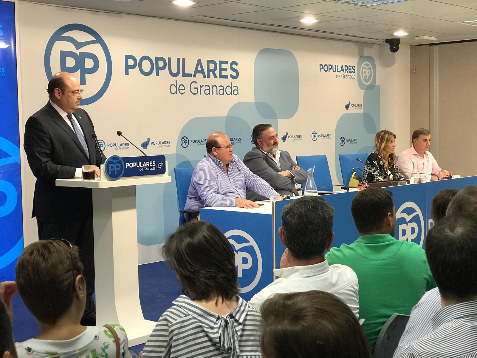 Sebastián Pérez, durante su intervención en la sede del PP.