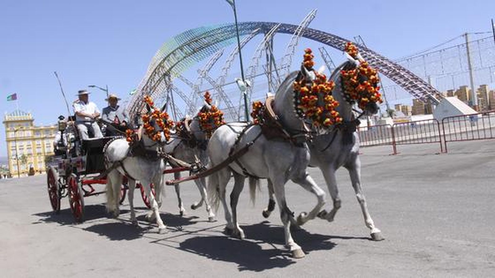 Jolgorio en el Centro y tradición en el Real

Foto: Sergio Camacho-Javier Albiñana