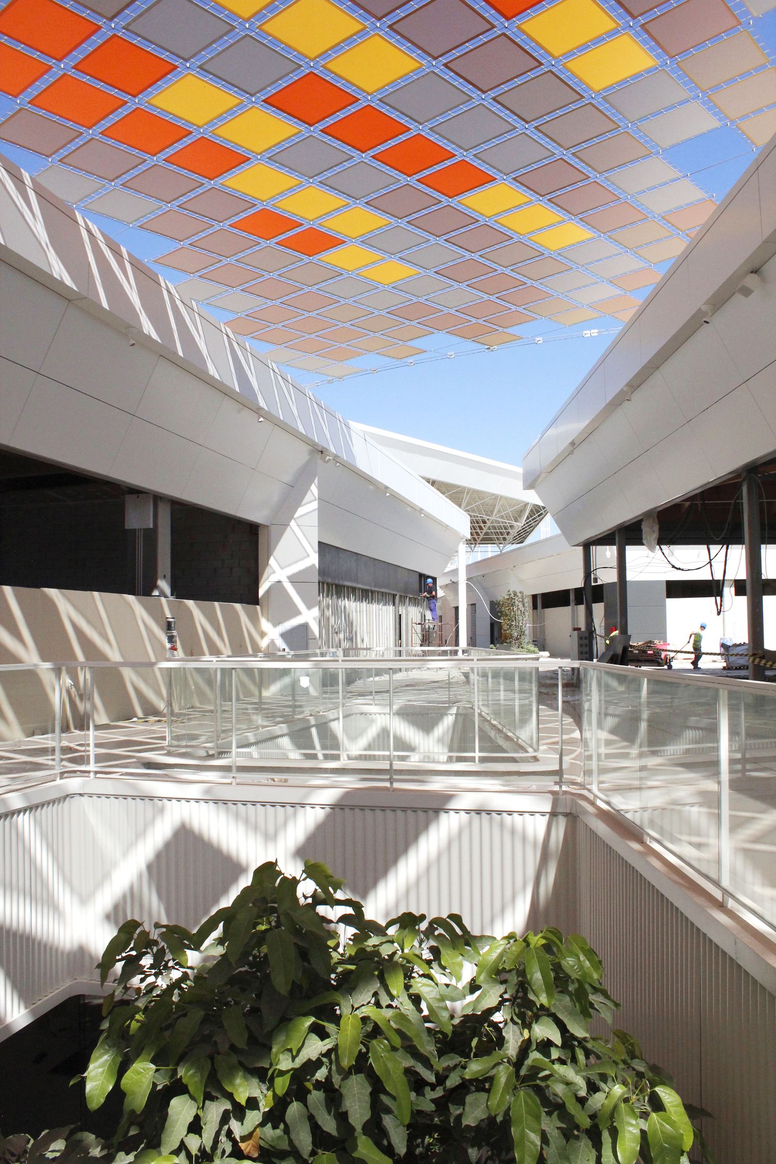 Detalles del interior de WAY Dos Hermanas, diseñado por el arquitecto Enrique Bardají y su equipo.