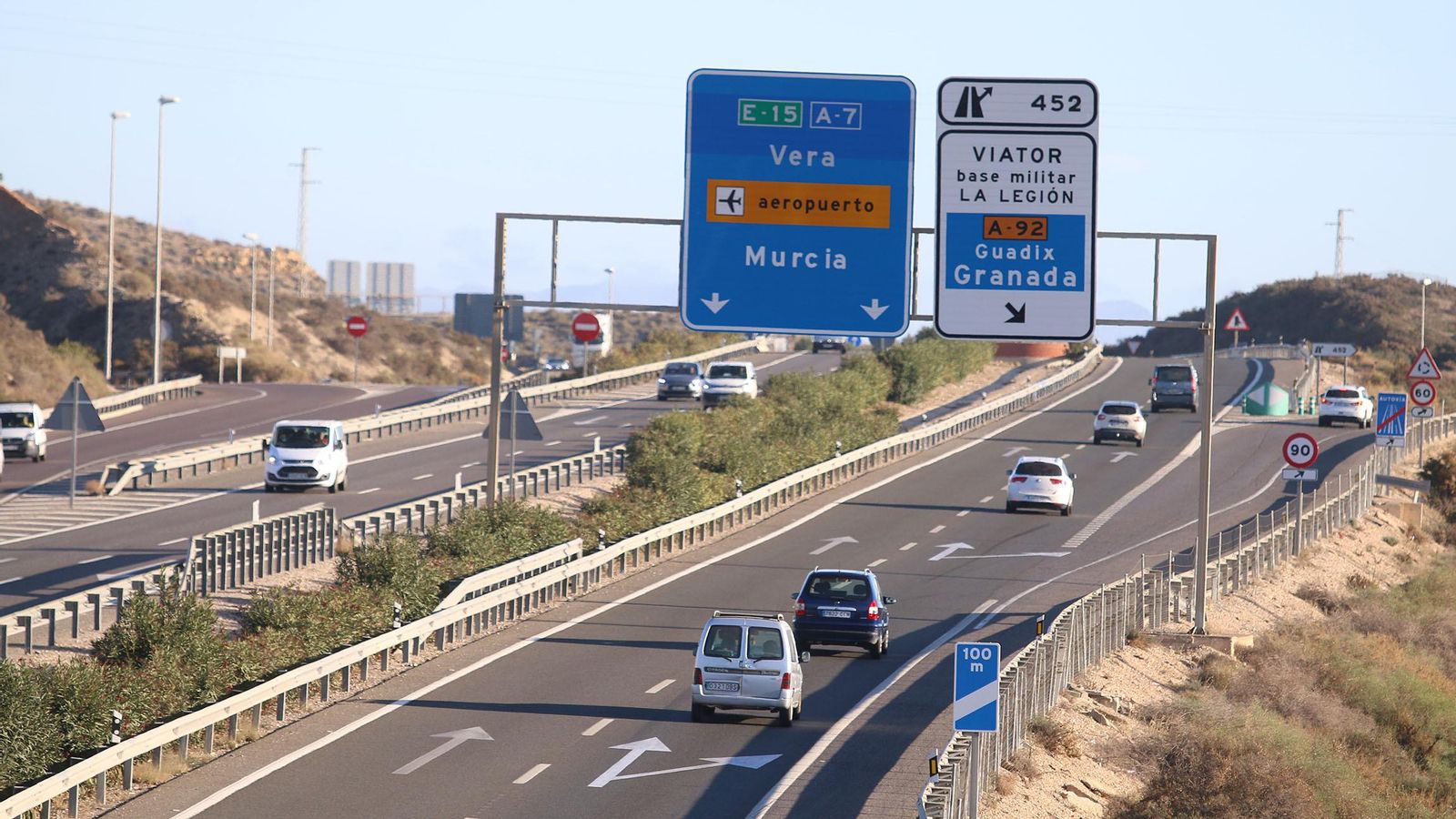 Vista actual de la autovía, con direcciones hacia Murcia y Granada