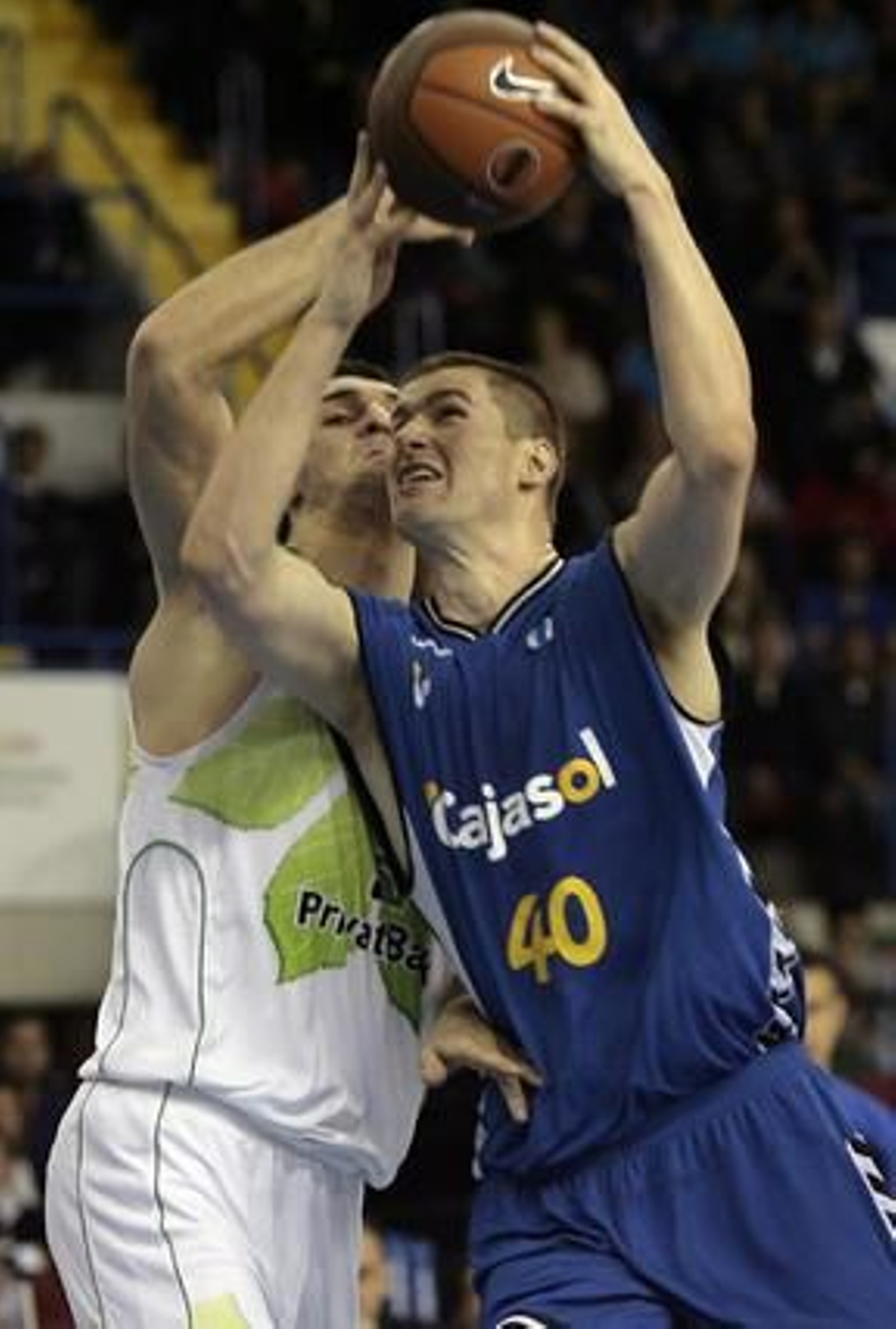El Cajasol se impone de forma contundente al Budivelnik ucraniano en San Pablo (67-49). / Juan Carlos Muñoz