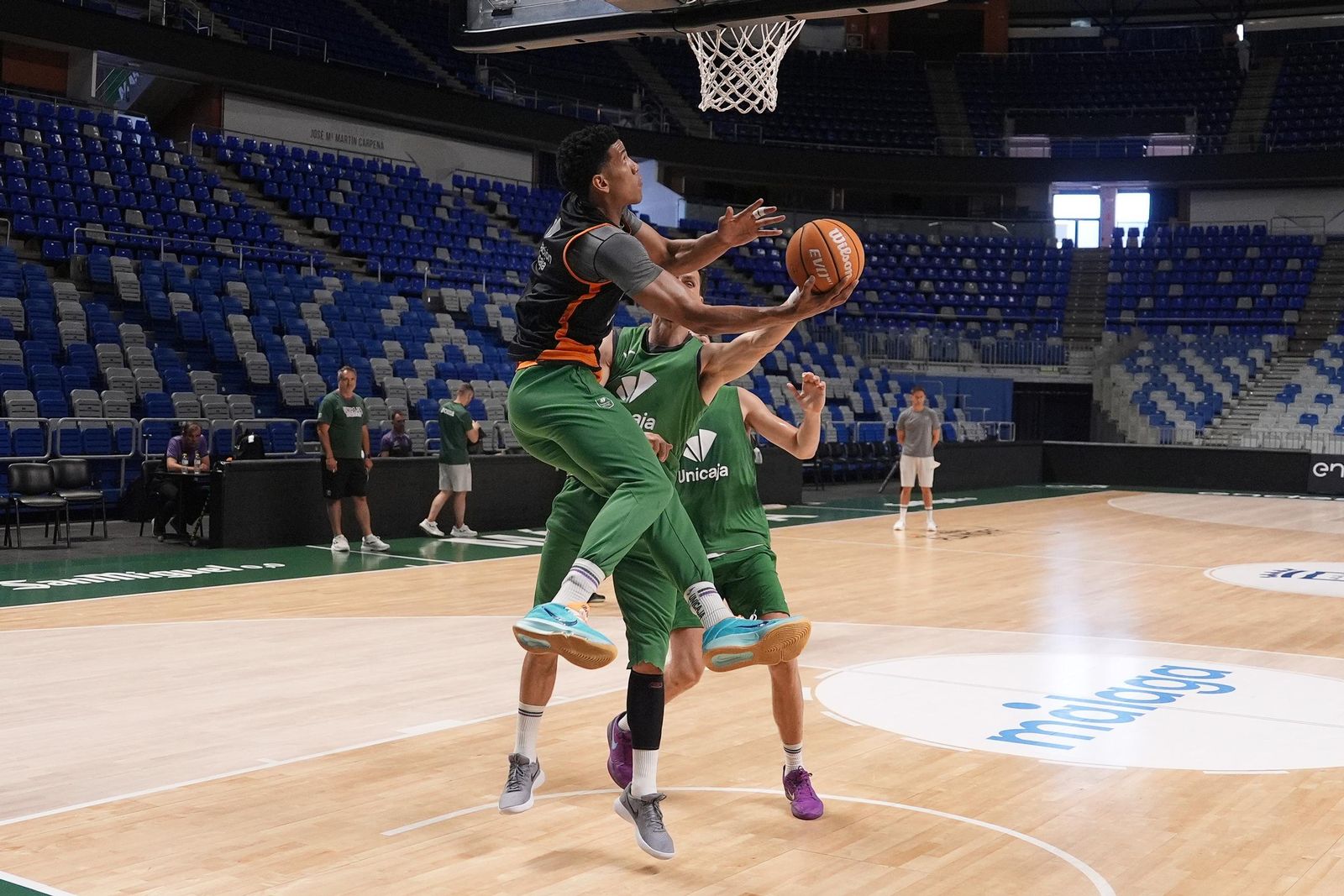 Unicaja: Entrenamiento y viaje a Barcelona