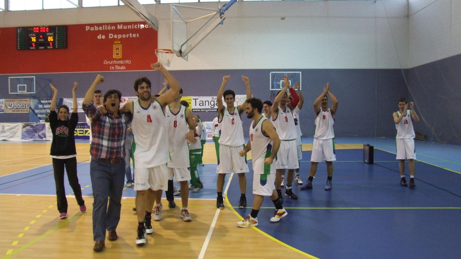El primer ascenso se logró en Baza en el primer año de existencia del club.