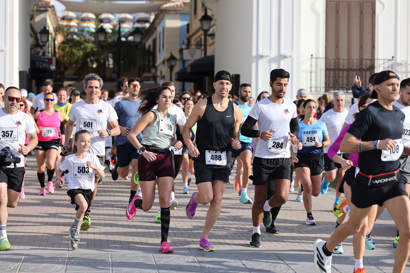 La Carrera Solidaria por el Día de la Mujer McArthurGlen, en fotos
