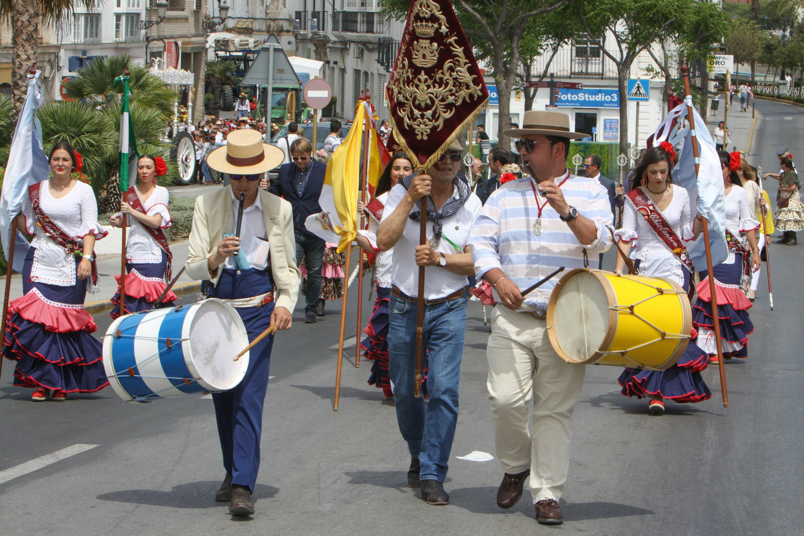 Salida de la Hermandad del Rocío de Chiclana