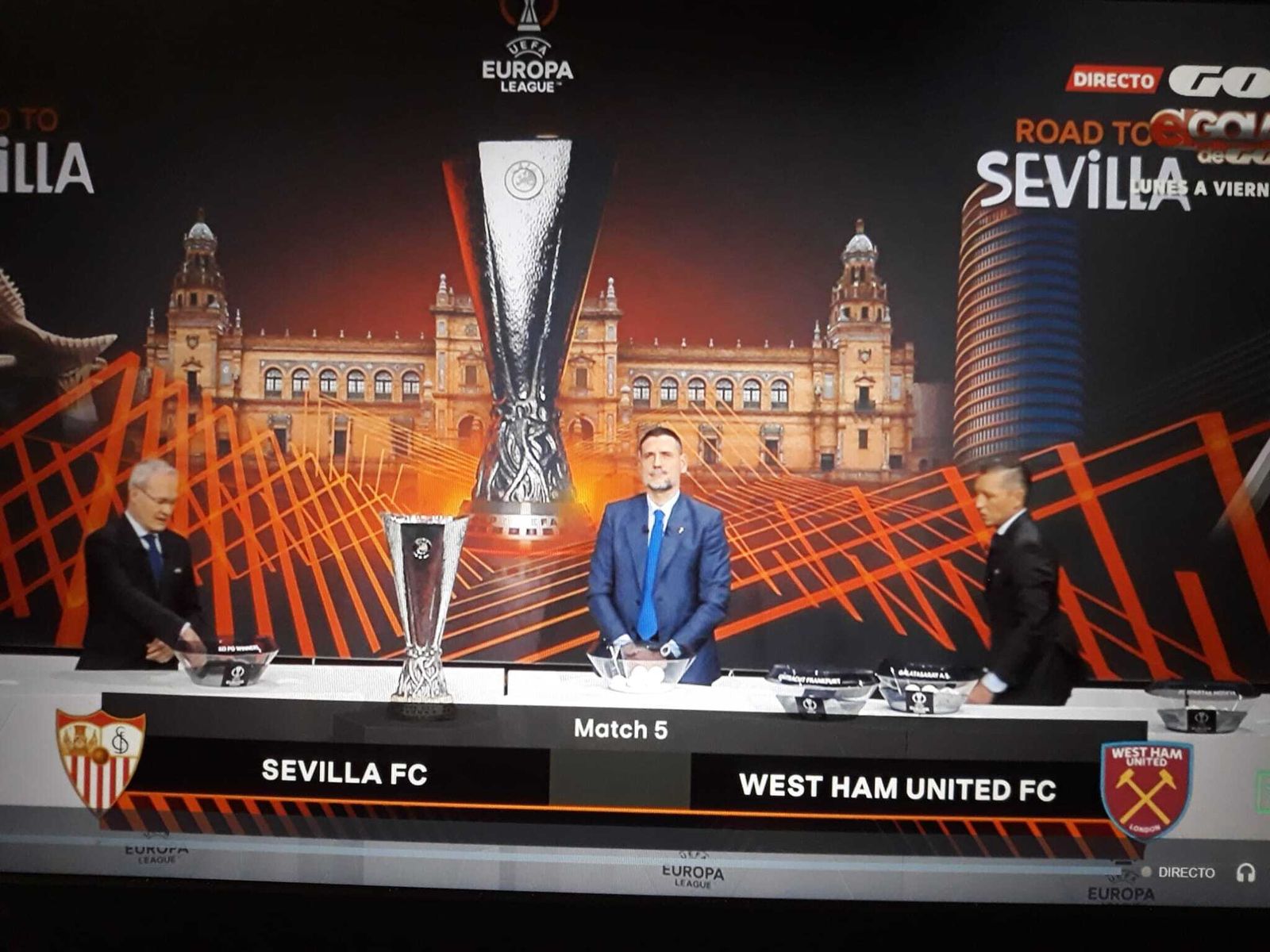 Palop, junto a Giorgio Marchetti, durante el sorteo, tras el emparejamiento con el West Ham.