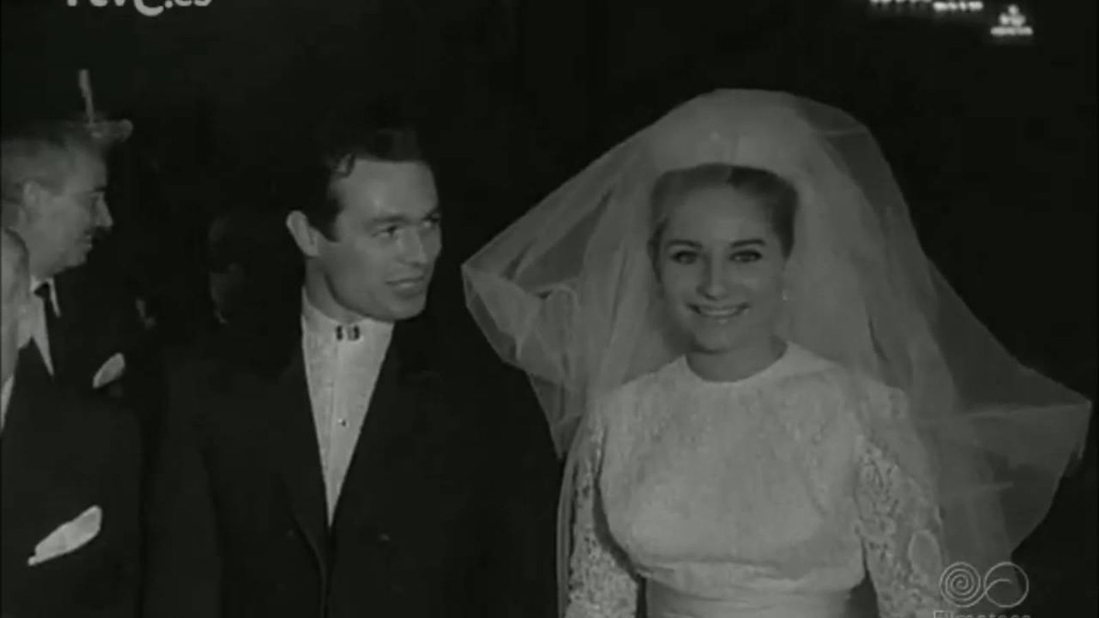 En su boda con Concha Márquez Piquer.