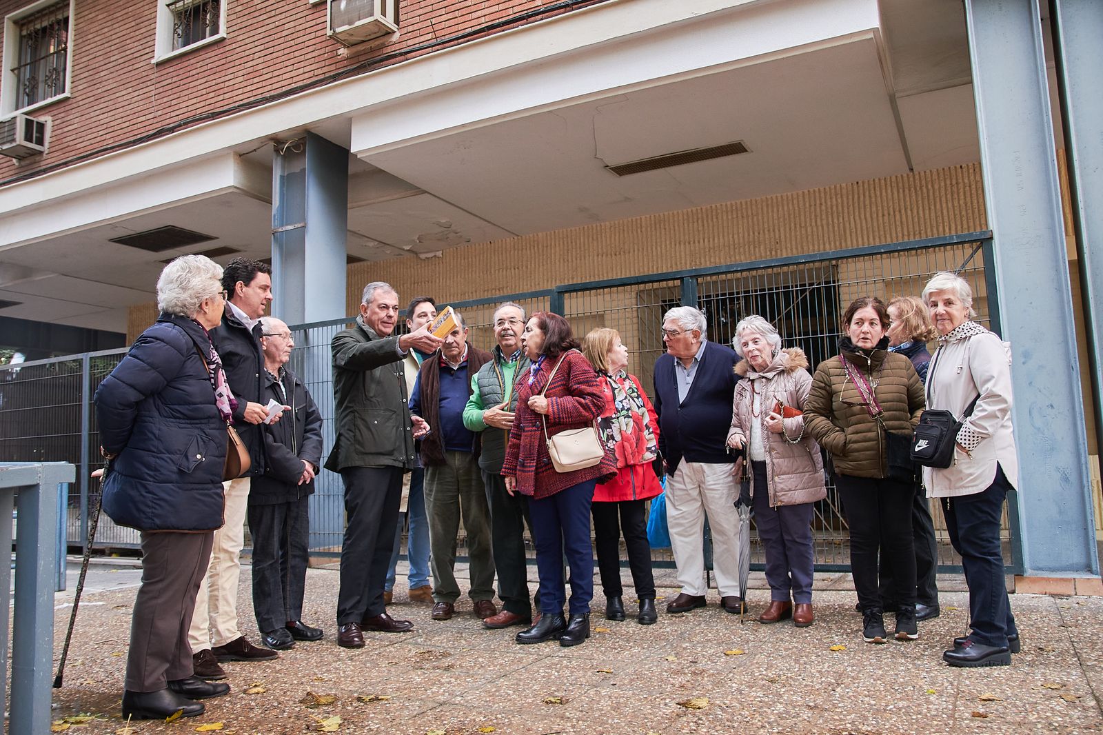 Sanz anuncia que llevará a cabo un plan integral de actuaciones para el barrio de Bami