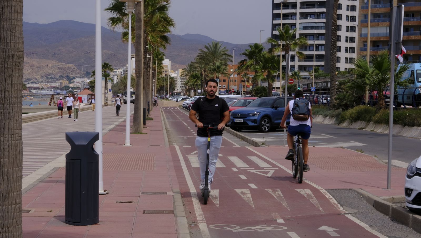 1 de junio en el Paseo Marítimo de Almería