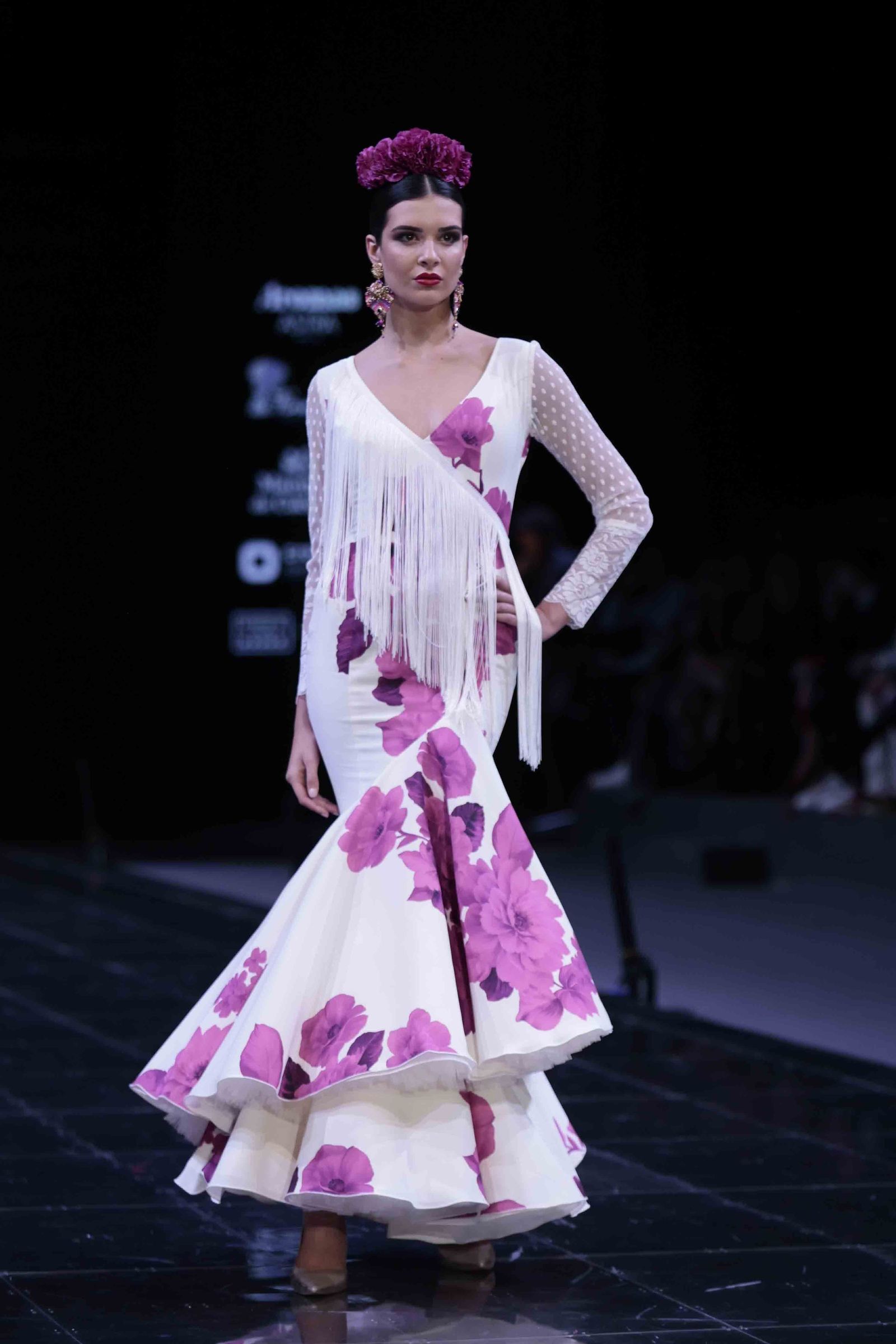 Desfile de Pilar Rubio en SIMOF de 2024, todas las fotos