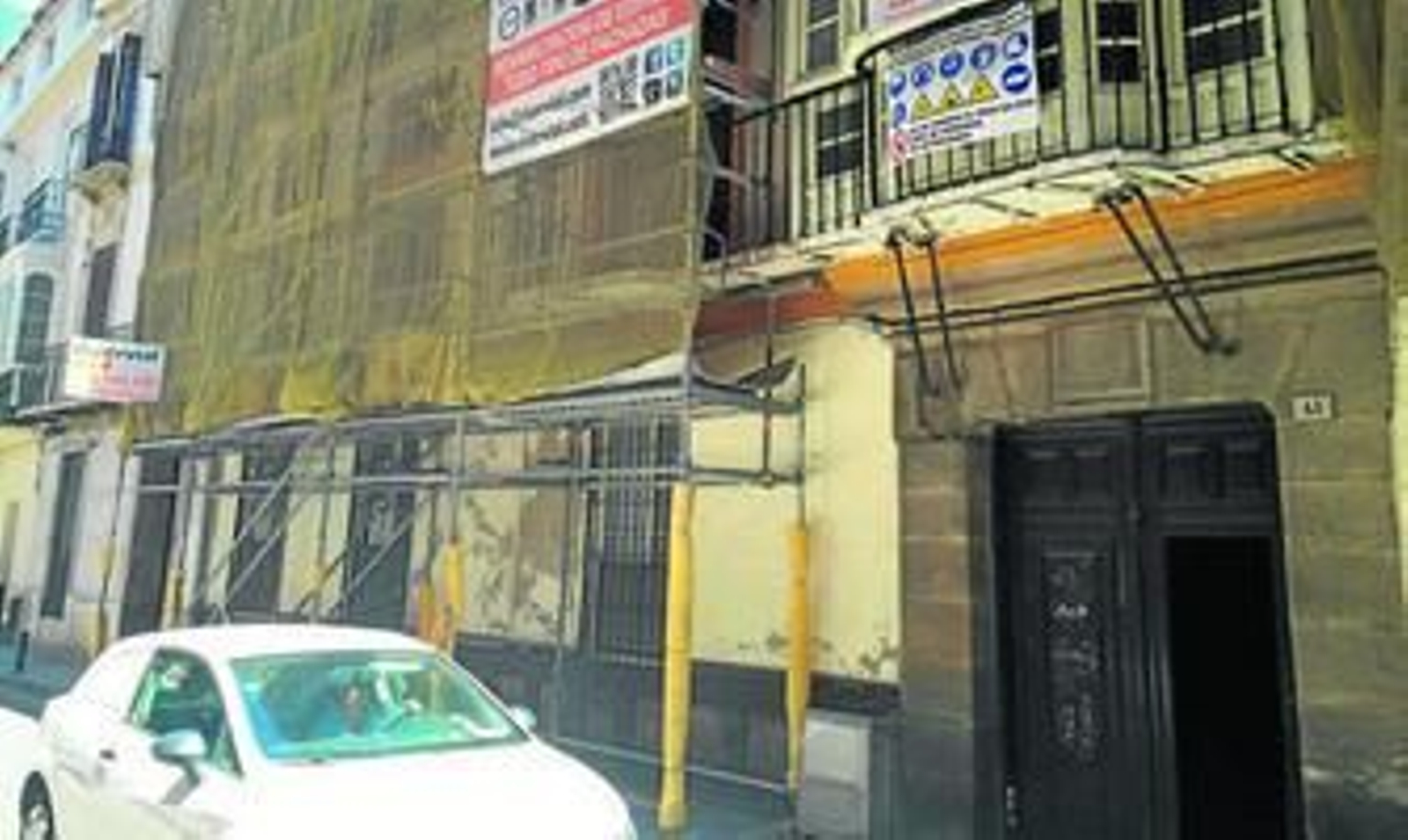 Vista exterior de las obras del futuro hotel Reyes Católicos en la calle Álamos, 41.