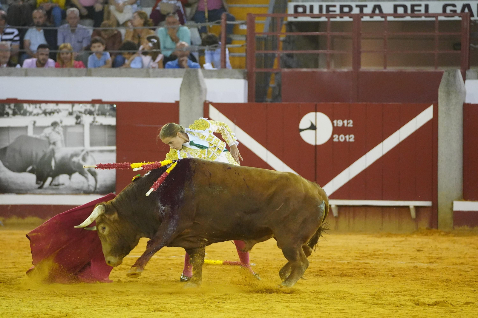 El triunfo de Rocío Romero, Manzanares y Roca Rey en la plaza de toros Pozoblanco, en imágenes