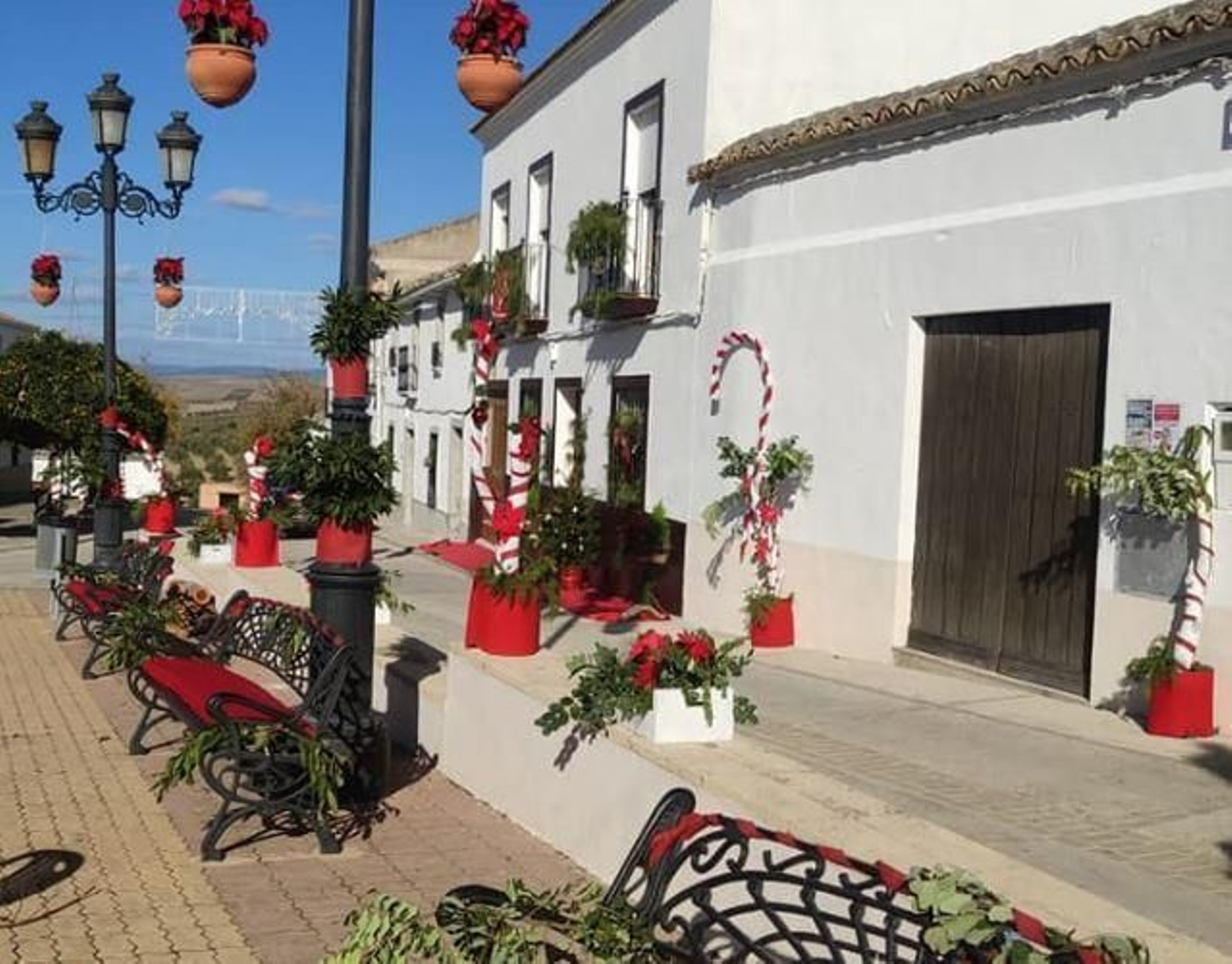 Una calle de Morente adornada.