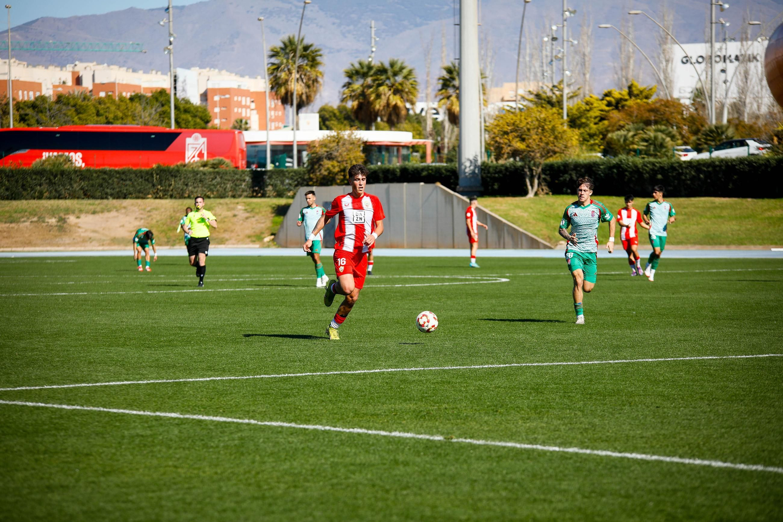 Las imágenes de Segunda RFEF entre Almeria B y recreativo de Granada