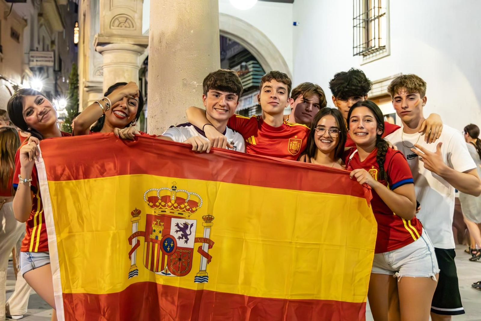 La euforia jiennense por la victoria de España, imágenes