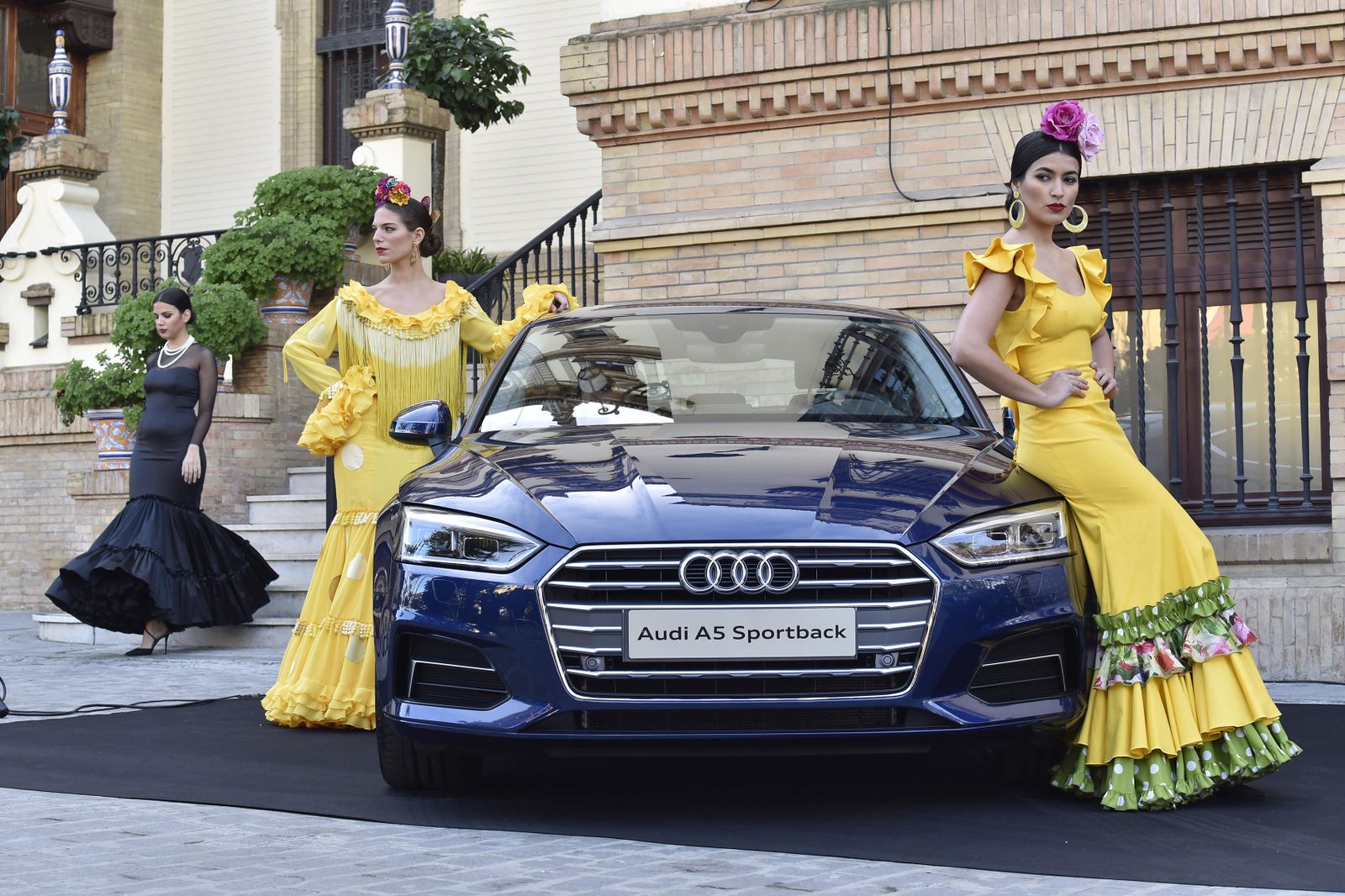 El desfile previo de 'We Love Flamenco', en imágenes
