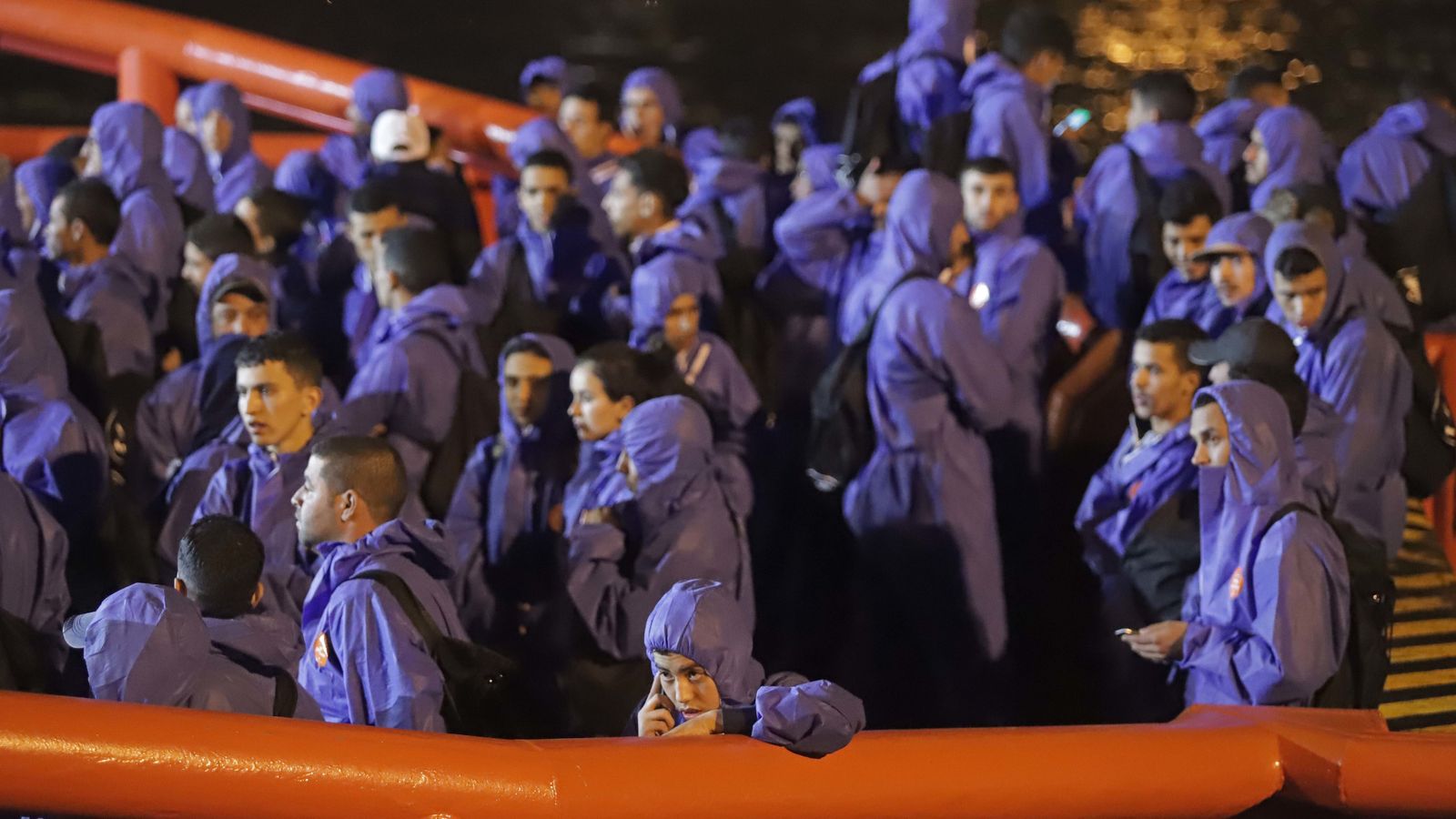 Imágenes de los 85 migrantes rescatados