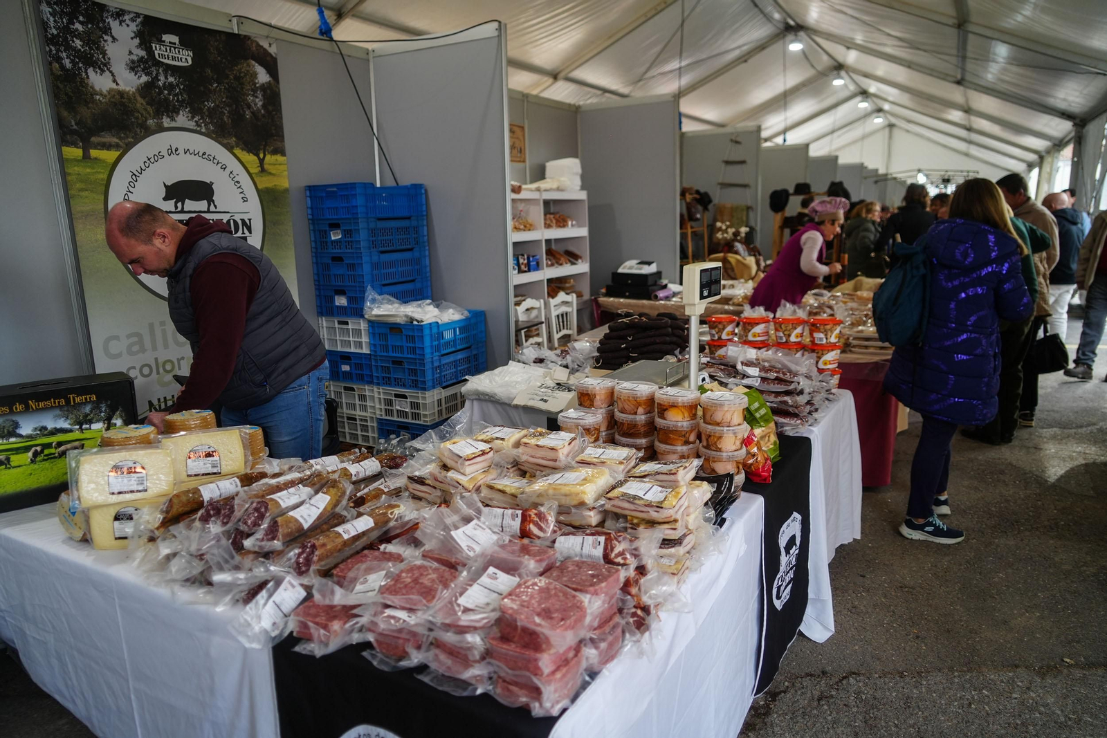 Las mejores imágenes de la XX Fiesta de la Matanza y de la Artesanía en Villanueva de Córdoba