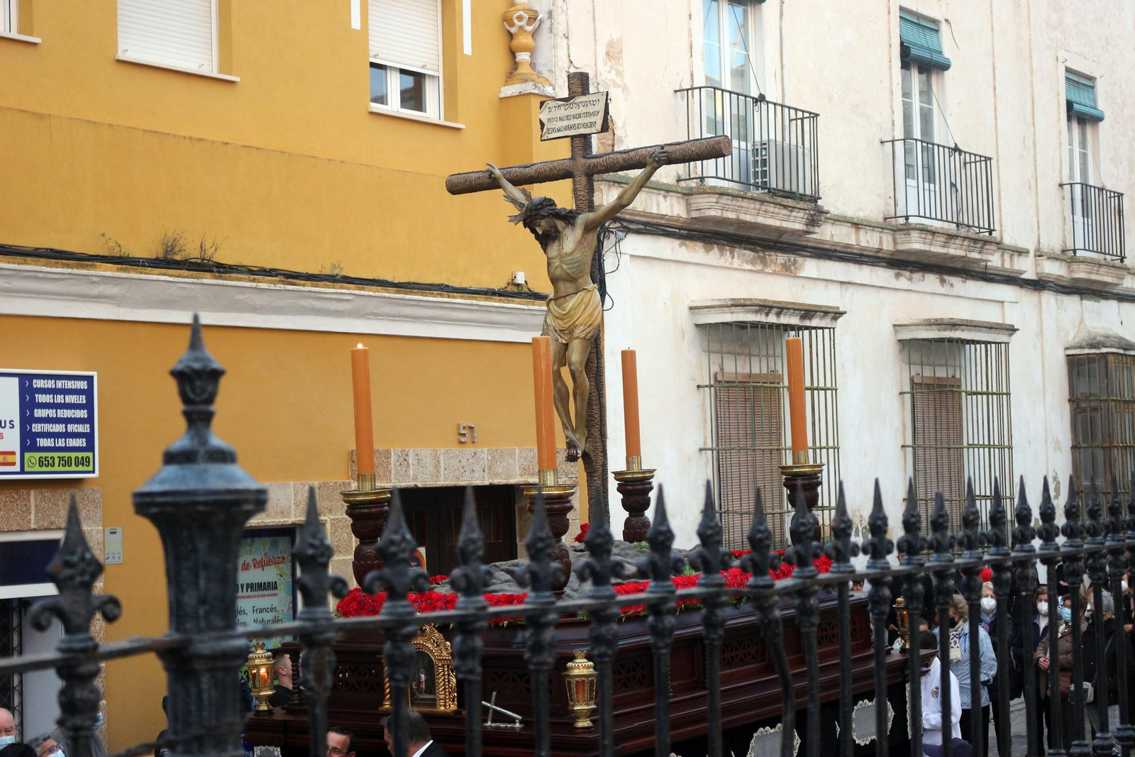 Las imágenes del Martes Santo en Puerto Real: Cristo del Perdón