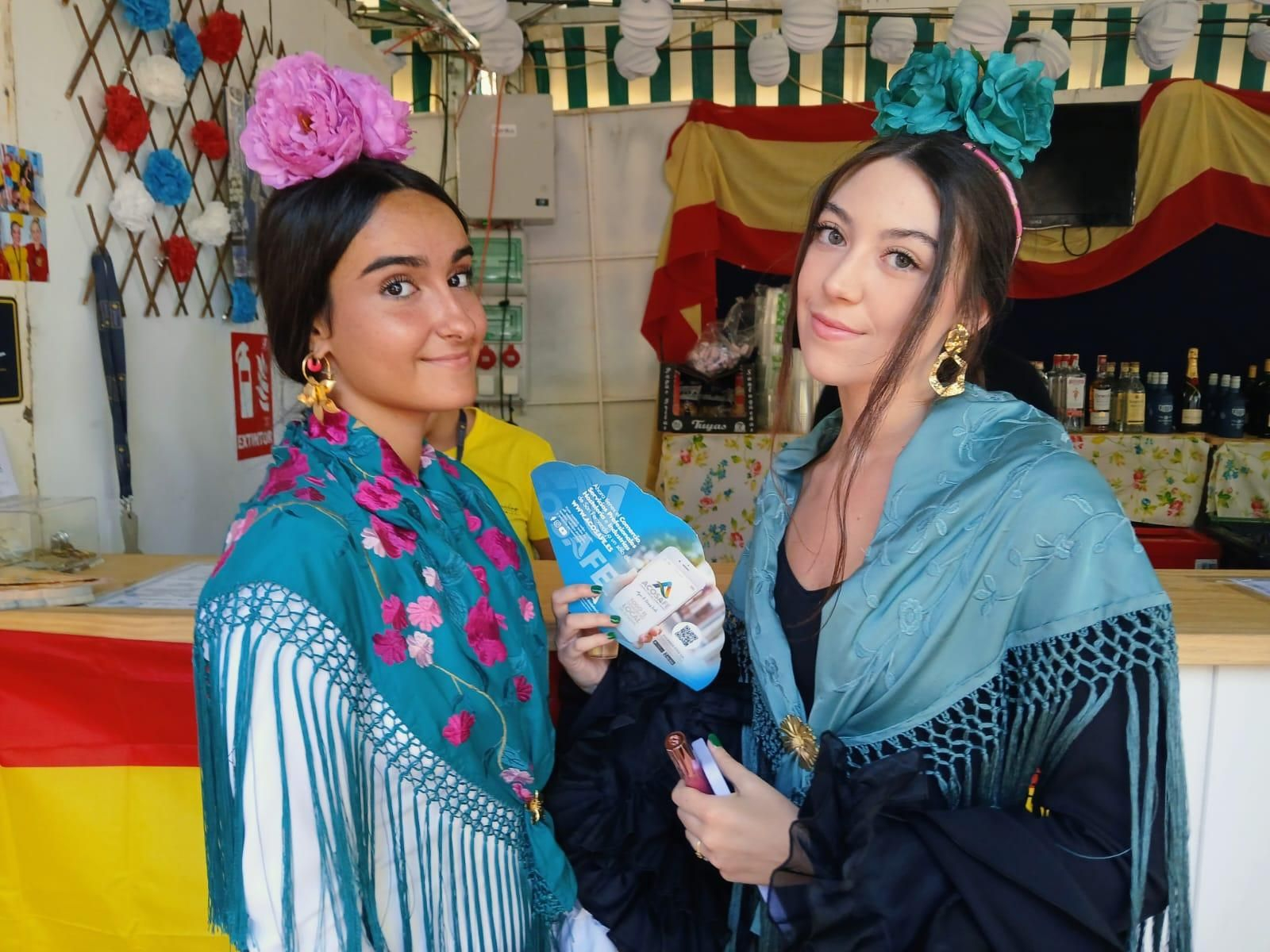 Búscate en las imágenes del Día de la Mujer de la Feria de San Fernando 2024