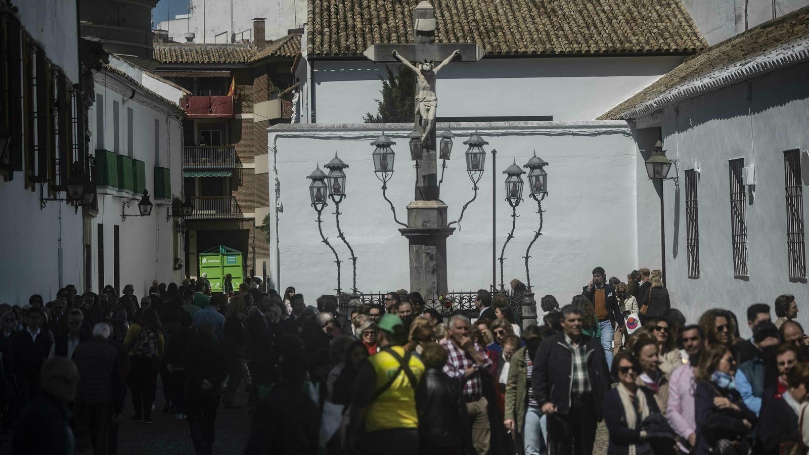 Colas en Capuchinos.