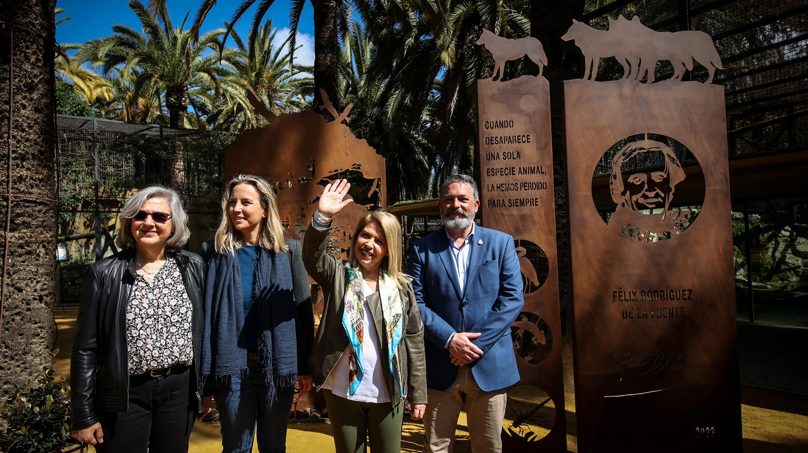 Inaugurada la plaza y el monumento en recuerdo de Félix Rodríguez de la Fuente en el Zoo de Jerez