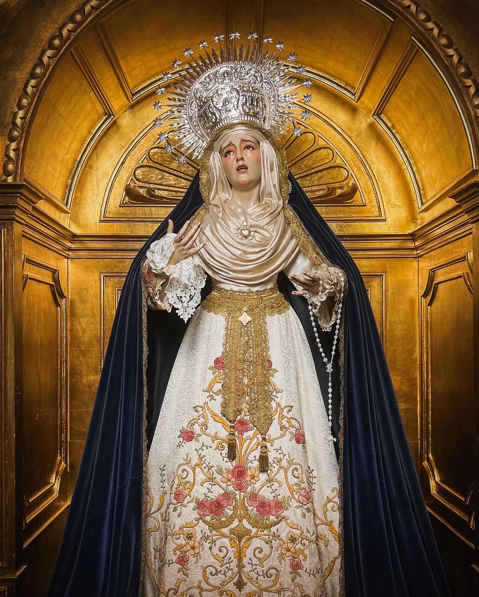 La Virgen de los Dolores, vestida por Leandro