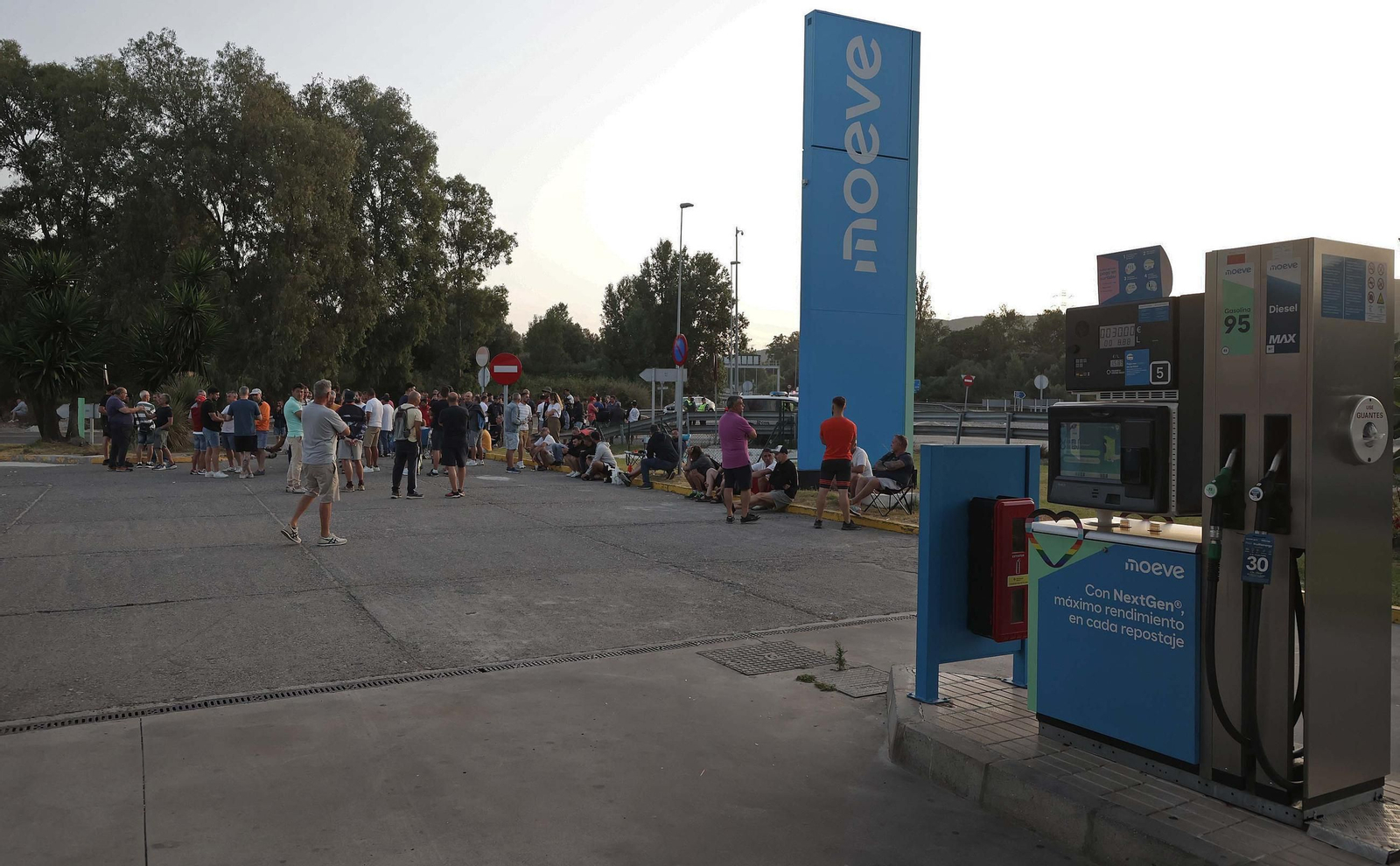 Fotos de la jornada del viernes de la huelga del metal en el Campo de Gibraltar