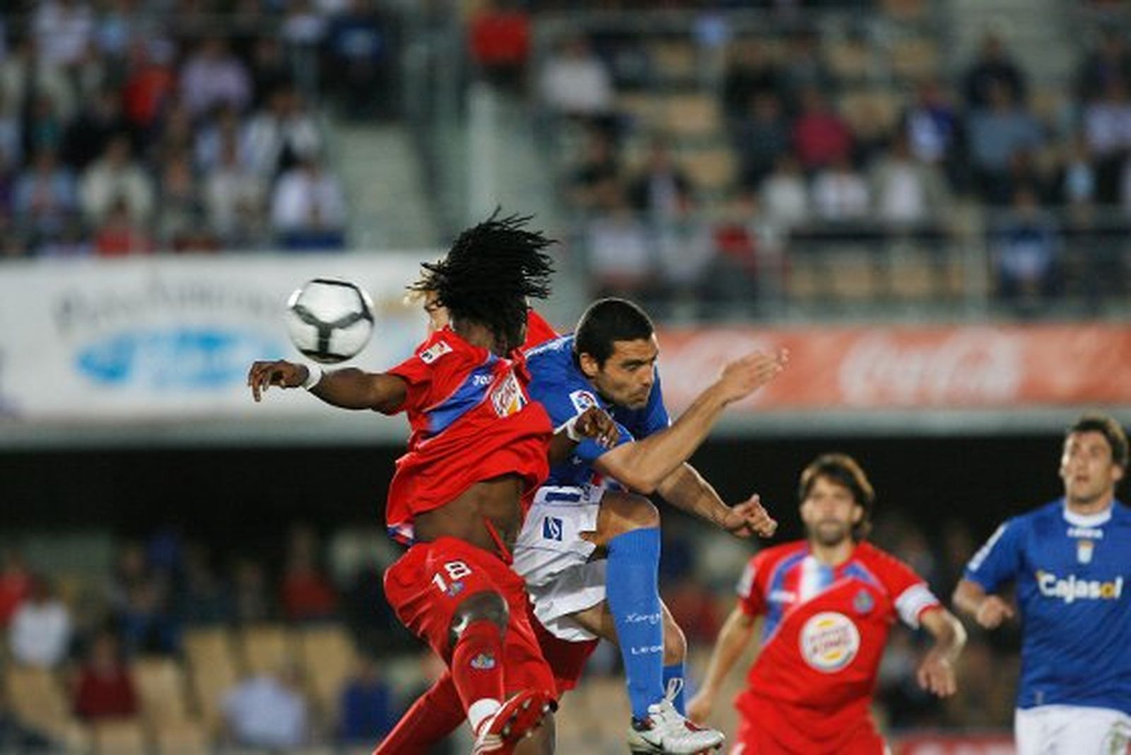 Míchel mantuvo un bonito duelo con el ghanés Derek Boateng durante el tiempo que estuvo sobre el terreno de juego. 

Foto: Pascual