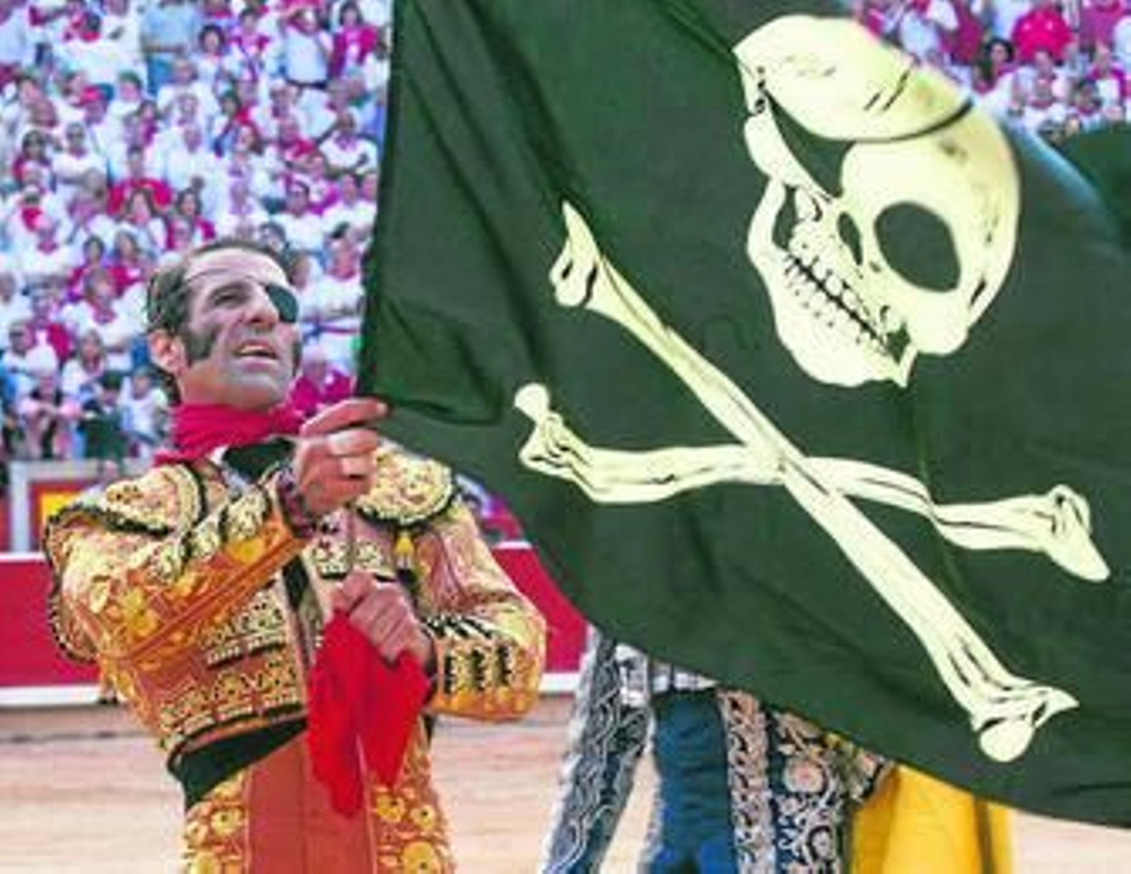 Padilla da la vuelta al ruedo con un estandarte pirata.