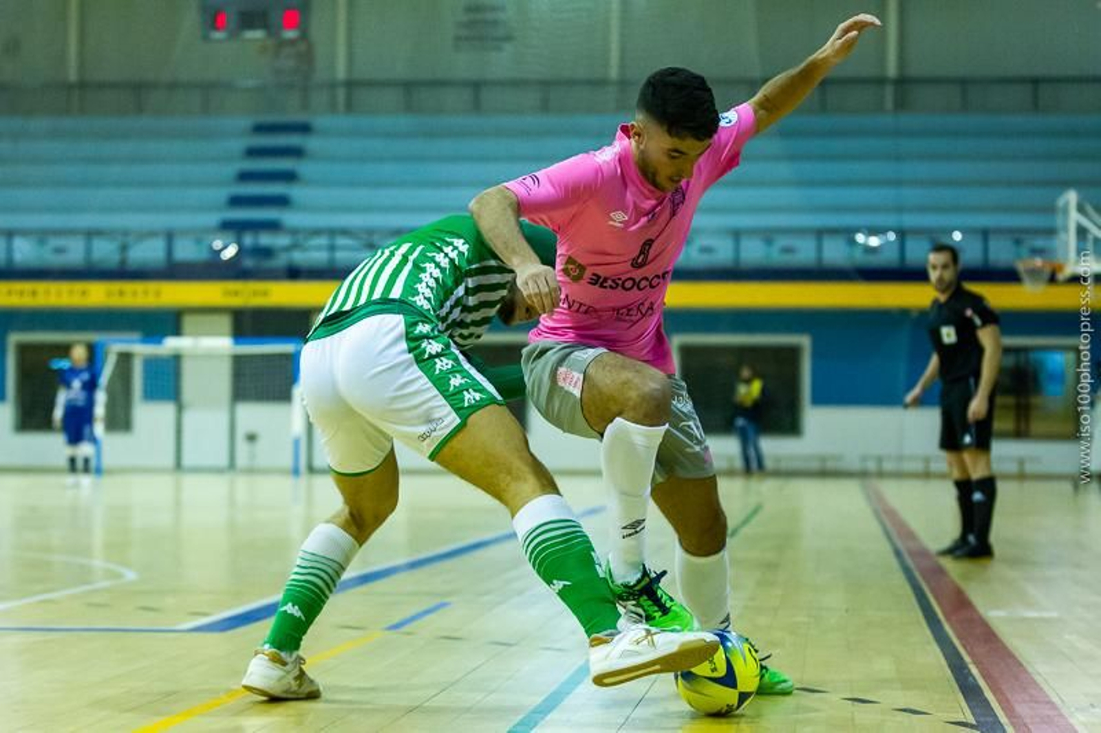 Un lance del derbi andaluz en Amate.