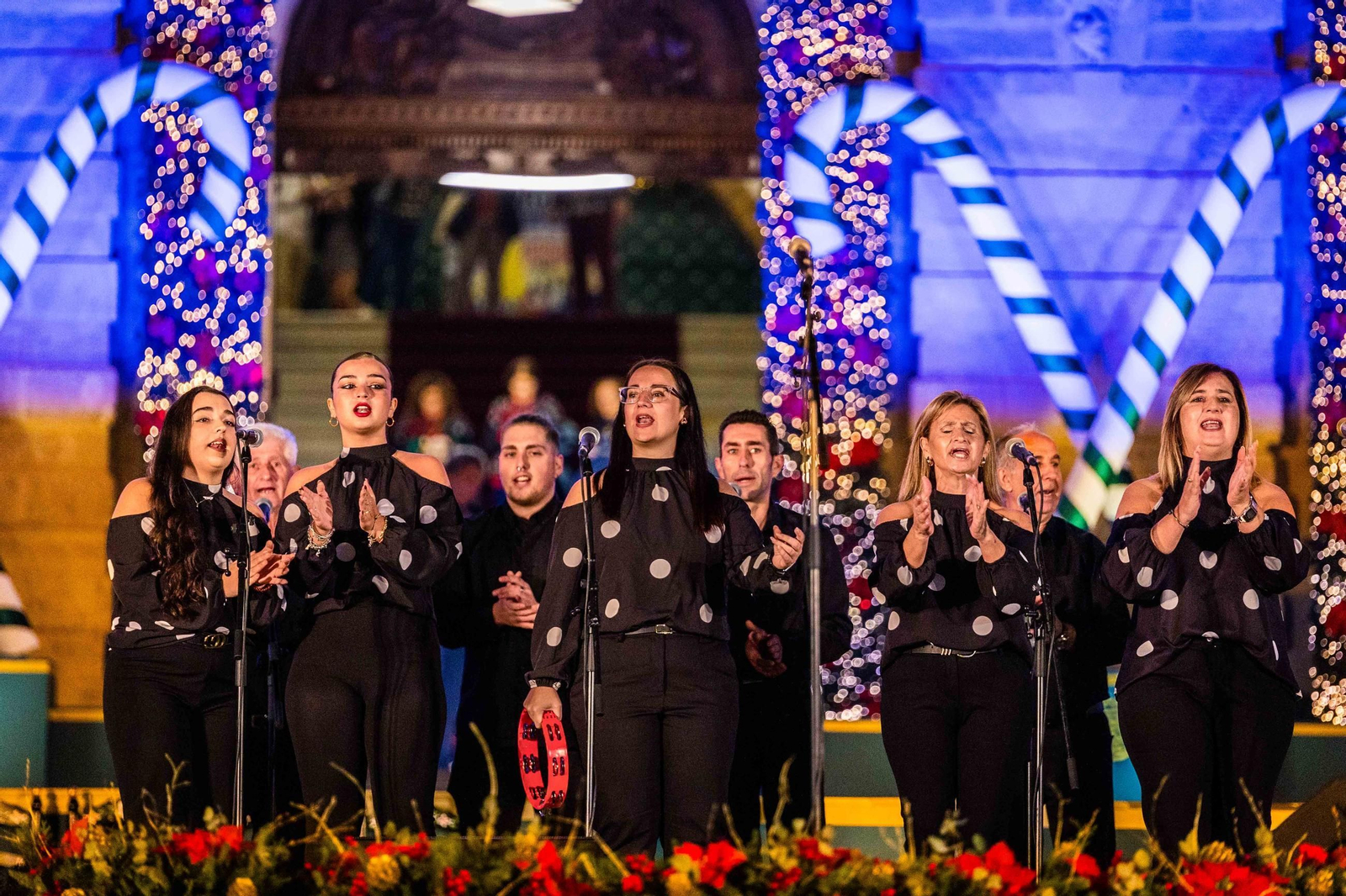 El concurso de coros de campanilleros ambienta la Navidad en San Fernando