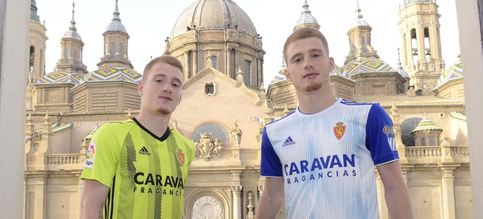 El Zaragoza utiliza dos modelos del catálogo de Adidas para sus equipaciones 2019/2020. La primera equipación utiliza el modelo Tiro 19, con mangas azules y un patrón de puntos azules sobre el fondo blanco en su camiseta. La segunda equipación utiliza el modelo Striped 19 en amarillo y negro.