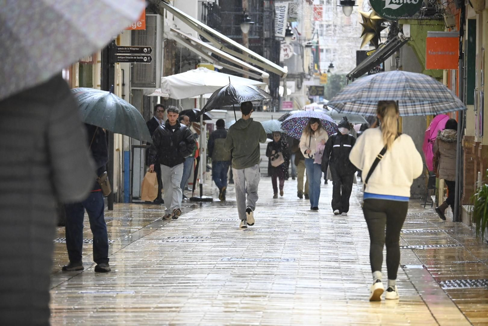 Imágenes de la lluvia de hoy en Huelva