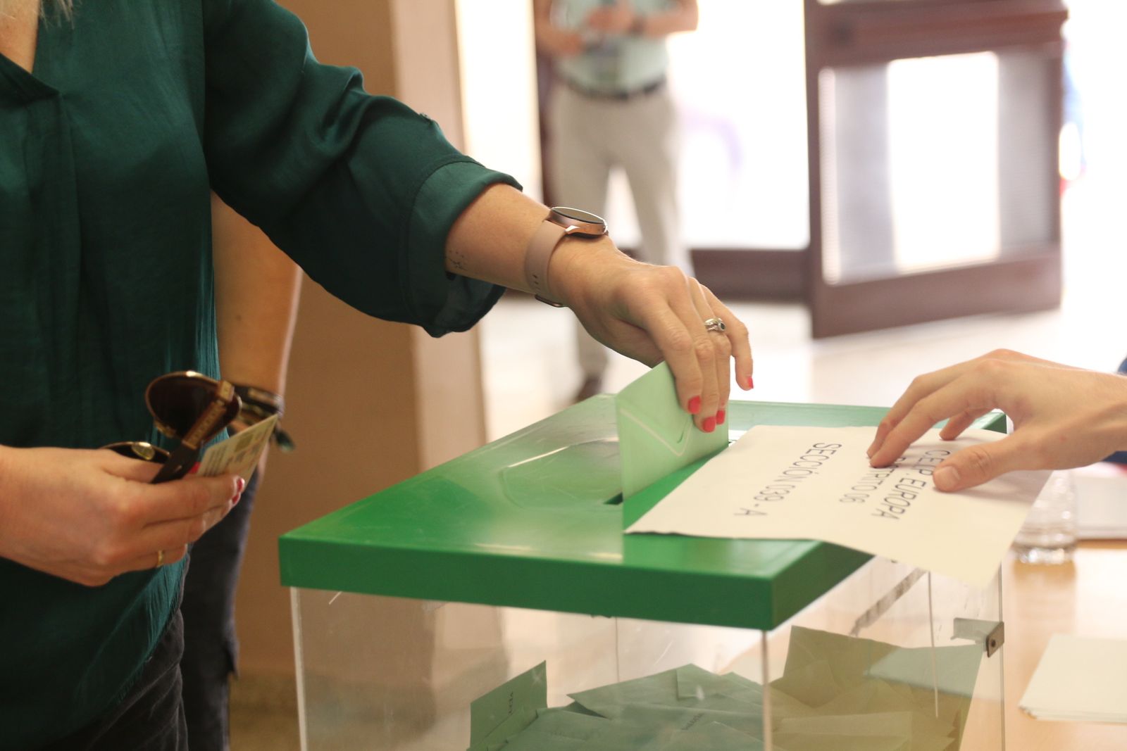 Imágenes de la votaciones en Almería al parlamento andaluz