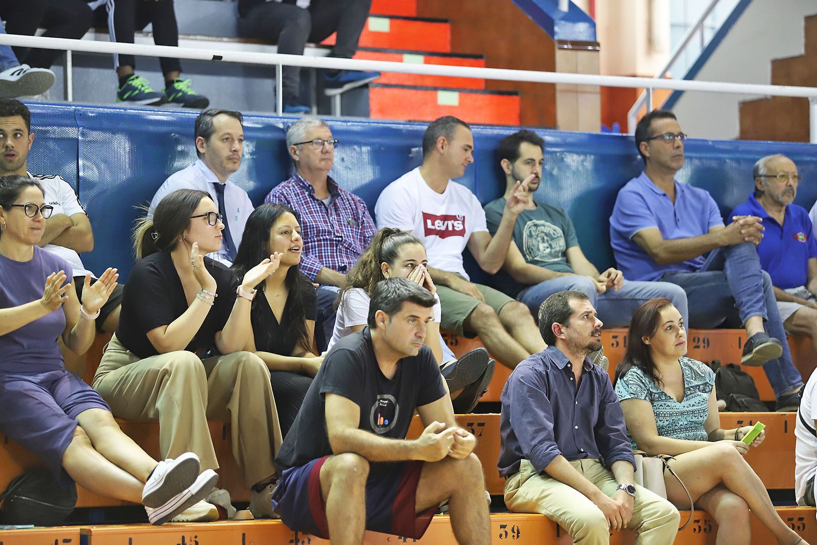 Imágenes de la Primera jornada de la fase final a LEB Plata: Huelva Comercio Viridis vs Refitel Basket Lliria